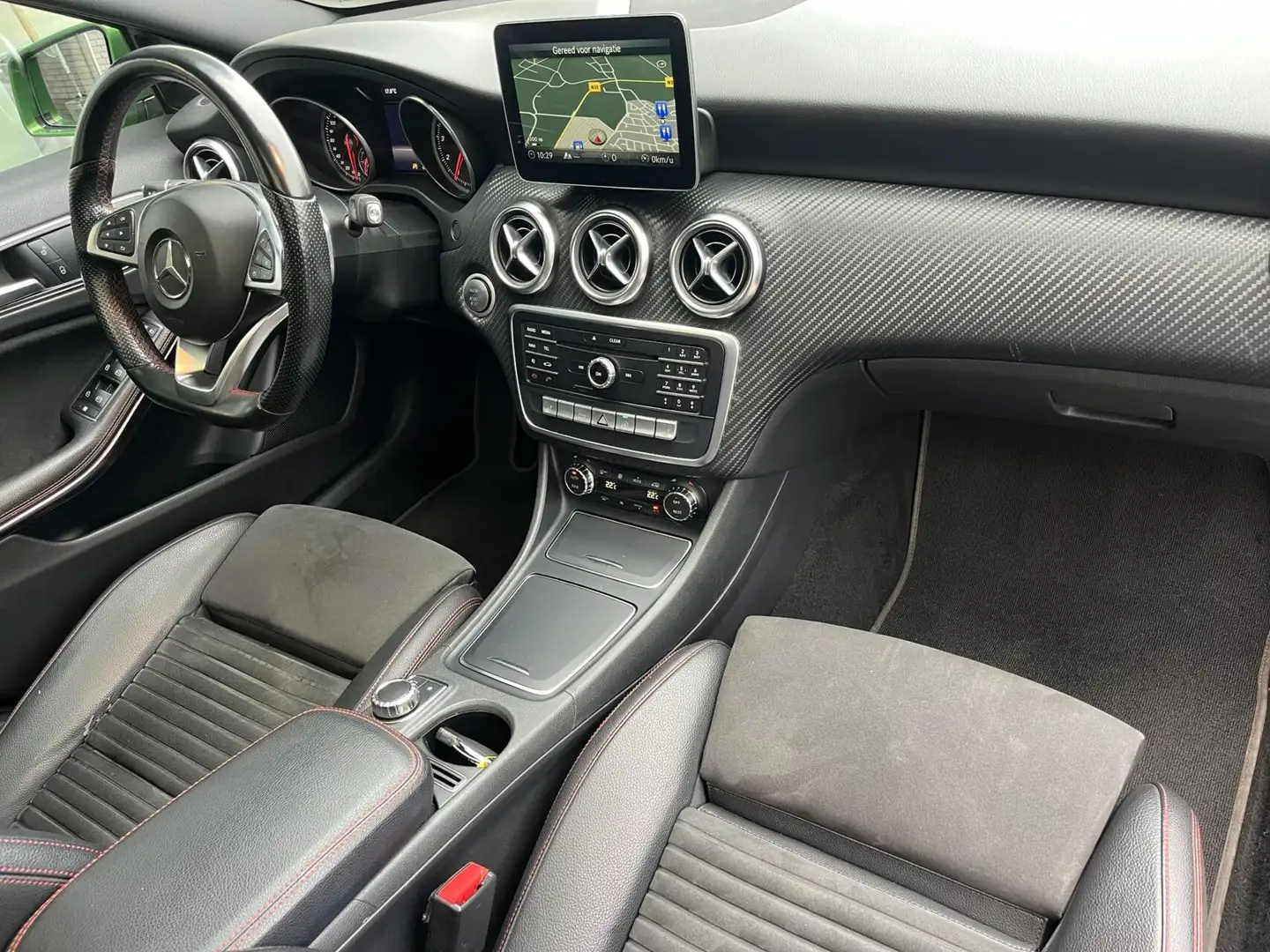 Mercedes-Benz A 180 AMG TOP KLEUR! PANO+LED+STOELVERWARMIN Vert - 2