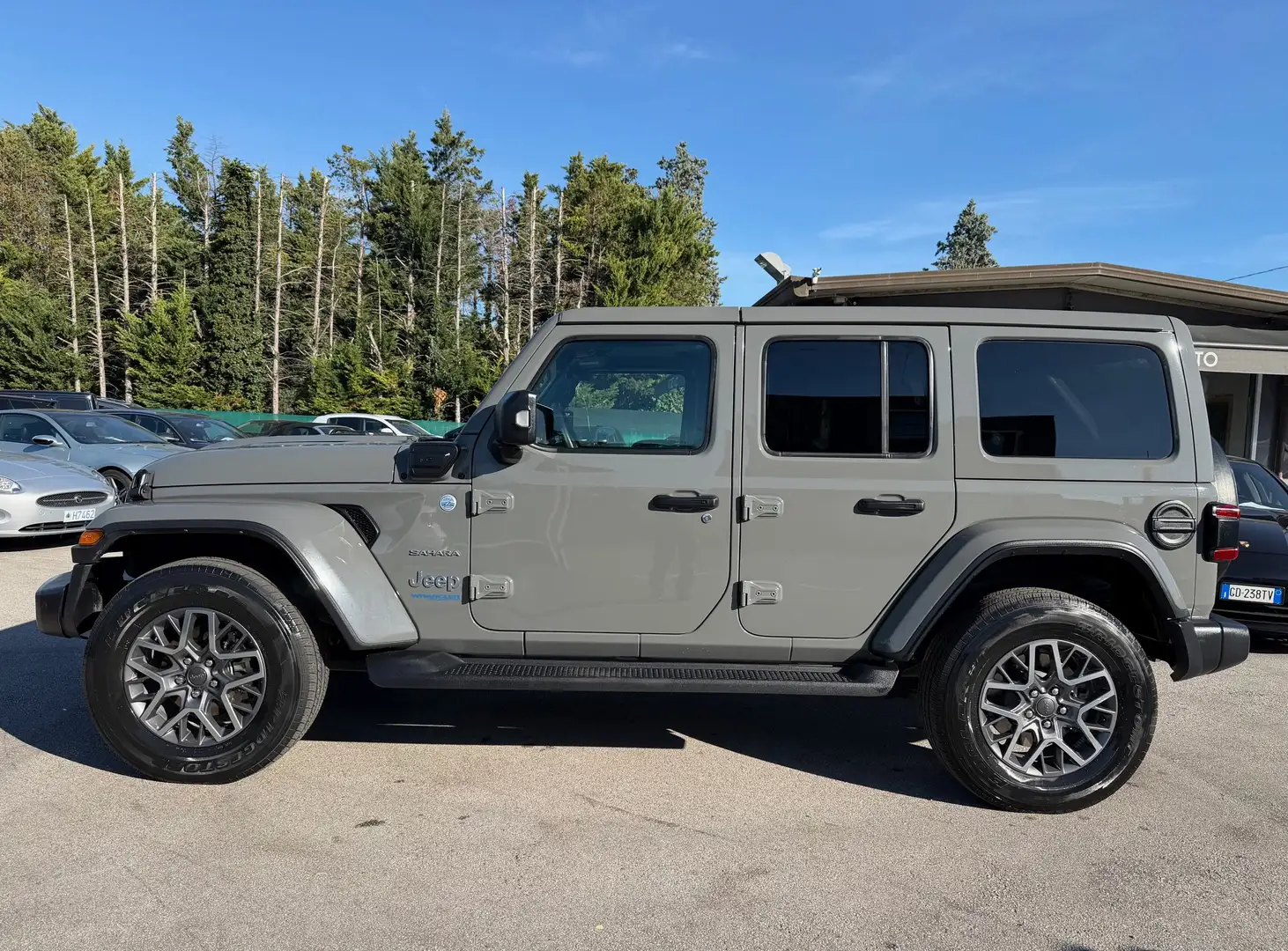 Jeep Wrangler Unlimited 2.0 phev Sahara 4xe auto/full/km doc. Gris - 2