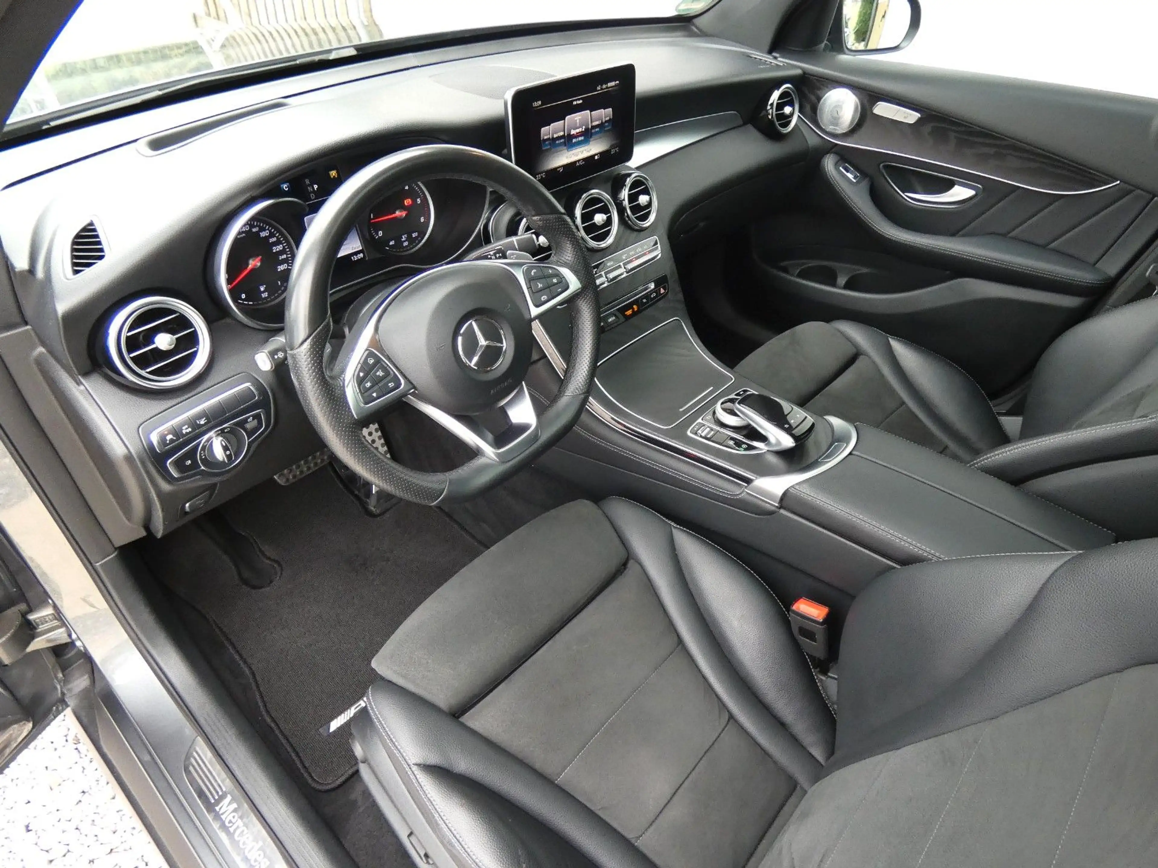 Mercedes-Benz GLC 250 d AMG line 4Matic/PANO/BURMESTER/KAMERA — photo 13