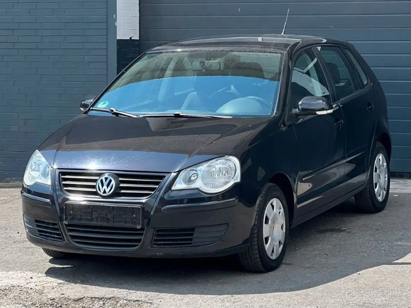 Volkswagen Polo IV Trendline/Klima/TÜV Noir - 1