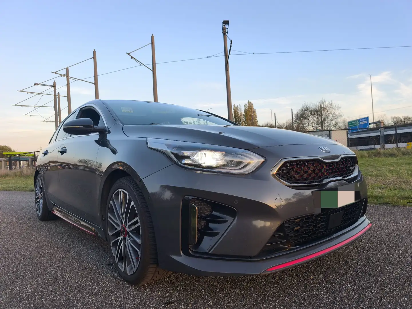 Kia ProCeed / pro_cee'd 1.6 T-GDI DCT7 OPF GT Gris - 1