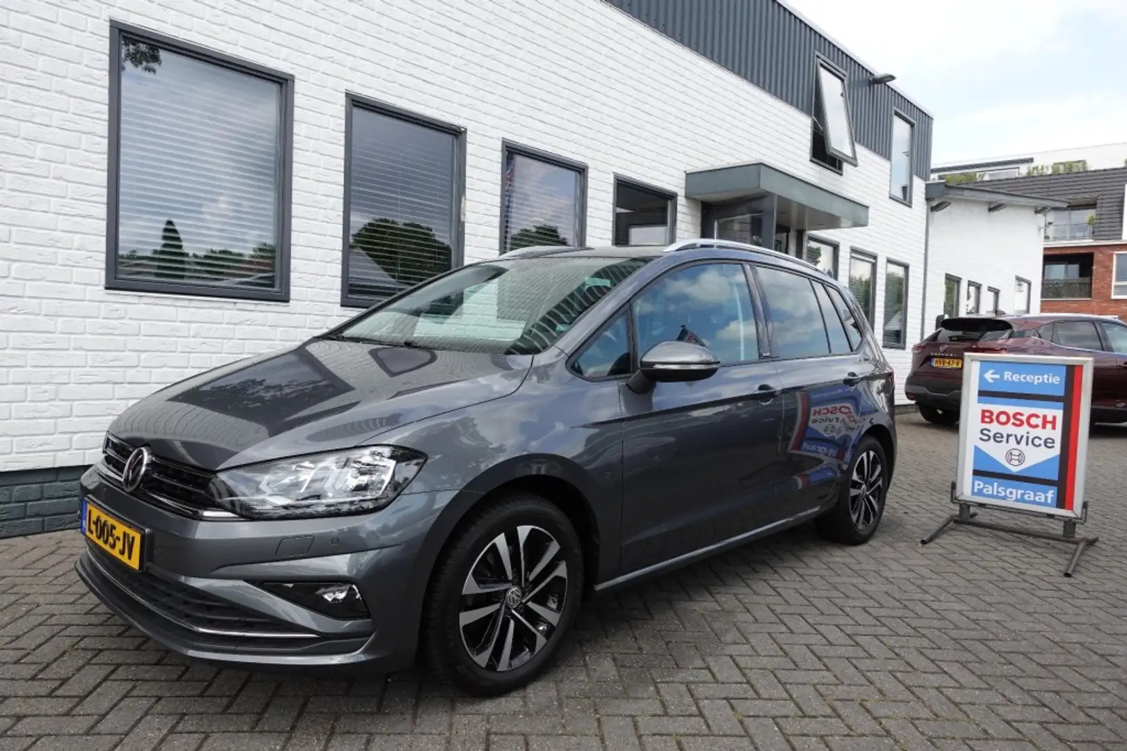 Volkswagen Golf Sportsvan 1.5 TSI UNITED Edition Winter pack Trekhaak All-se Grijs - 1