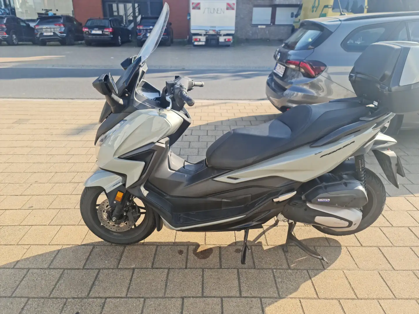 Honda Forza 125 Gris - 2