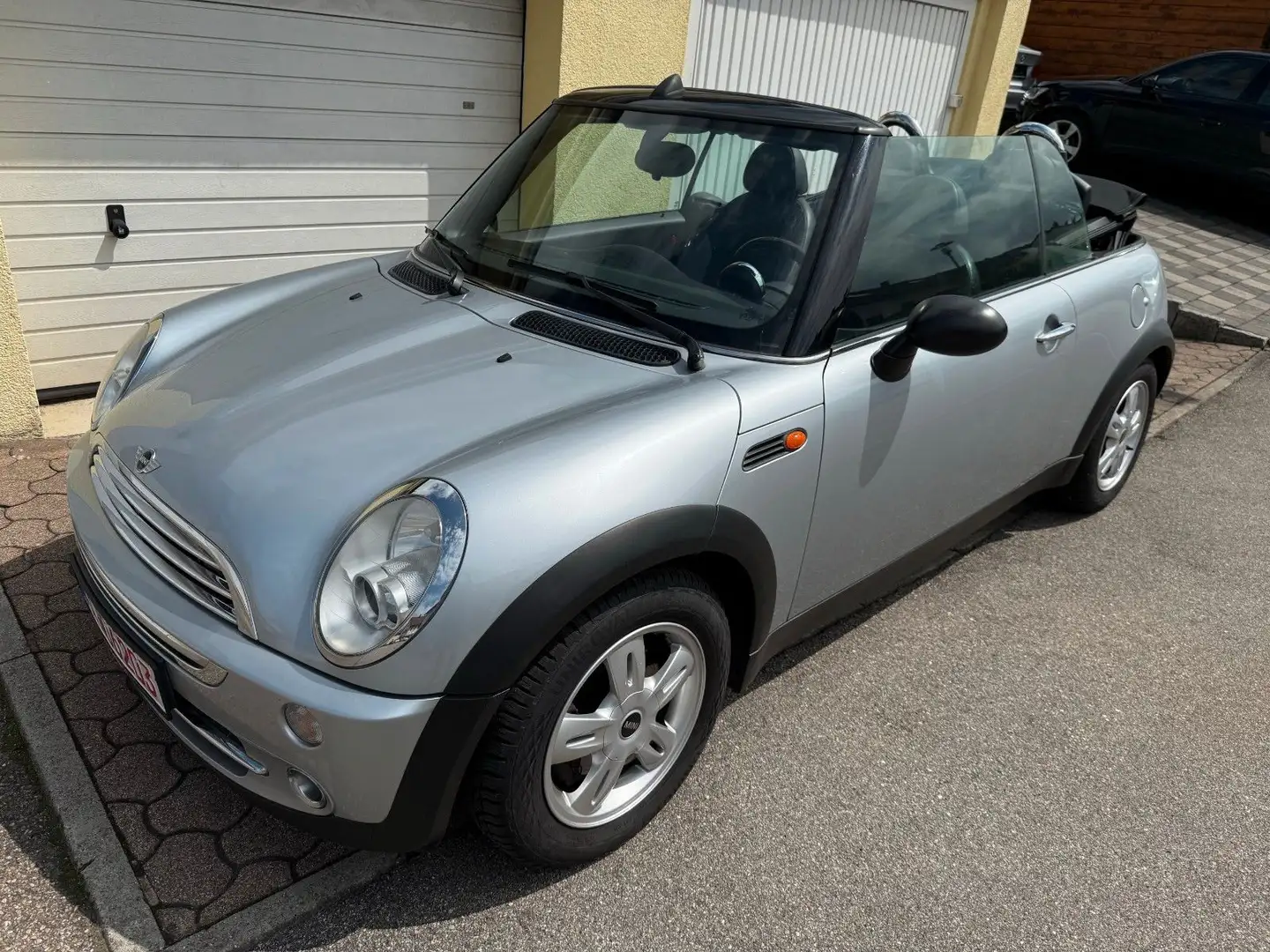 MINI One Cabrio One Stříbrná - 1