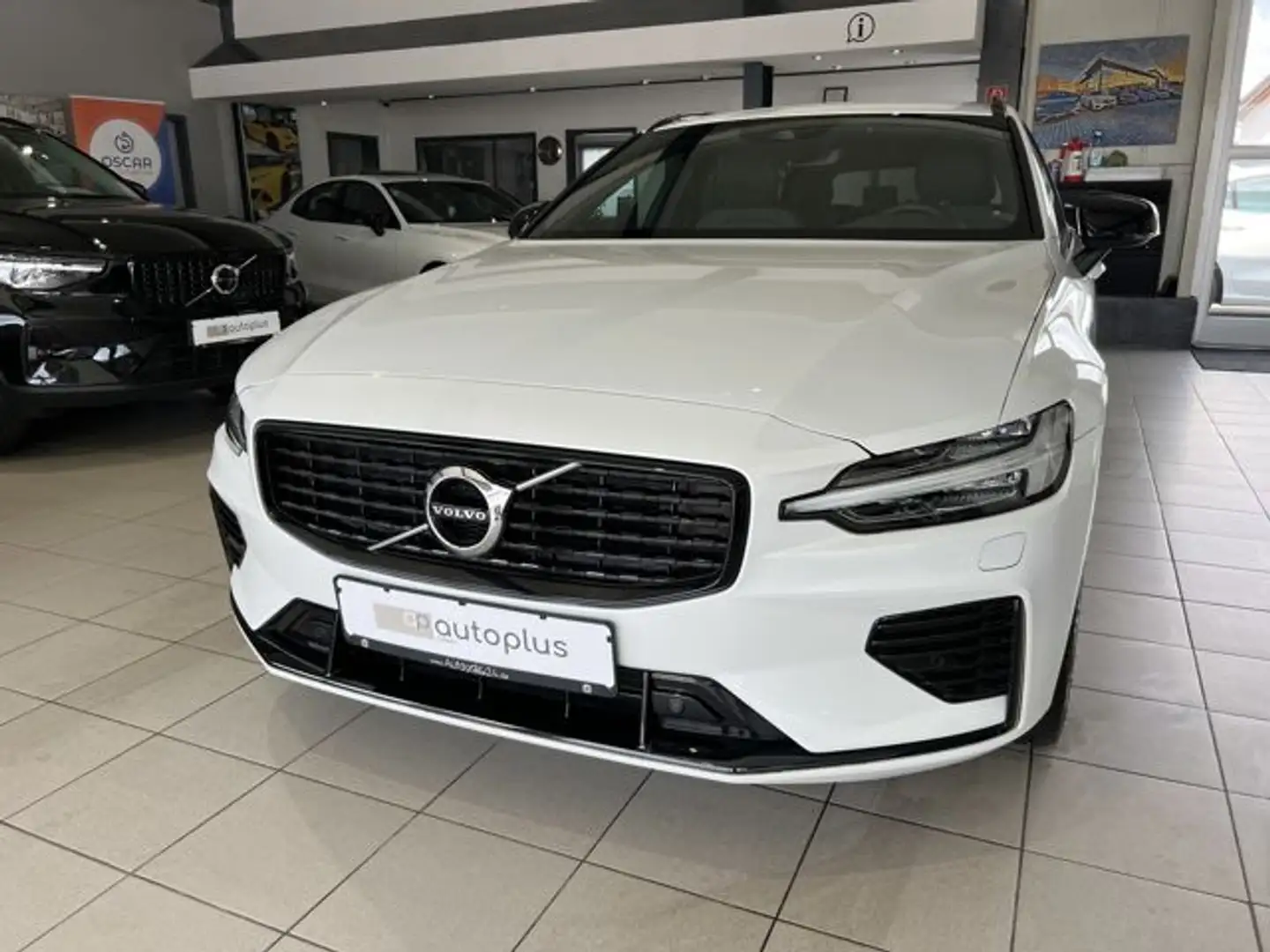 Volvo V60 T8 R-Design Recharge AWD ACC Kamera H/K LED Weiß - 2