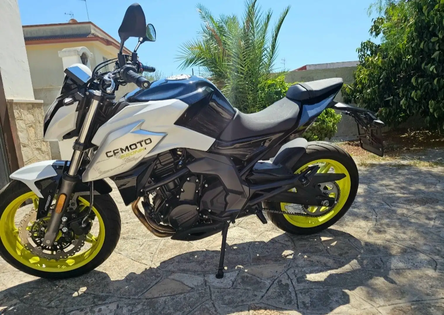 CFMOTO 650 NK Fehér - 2