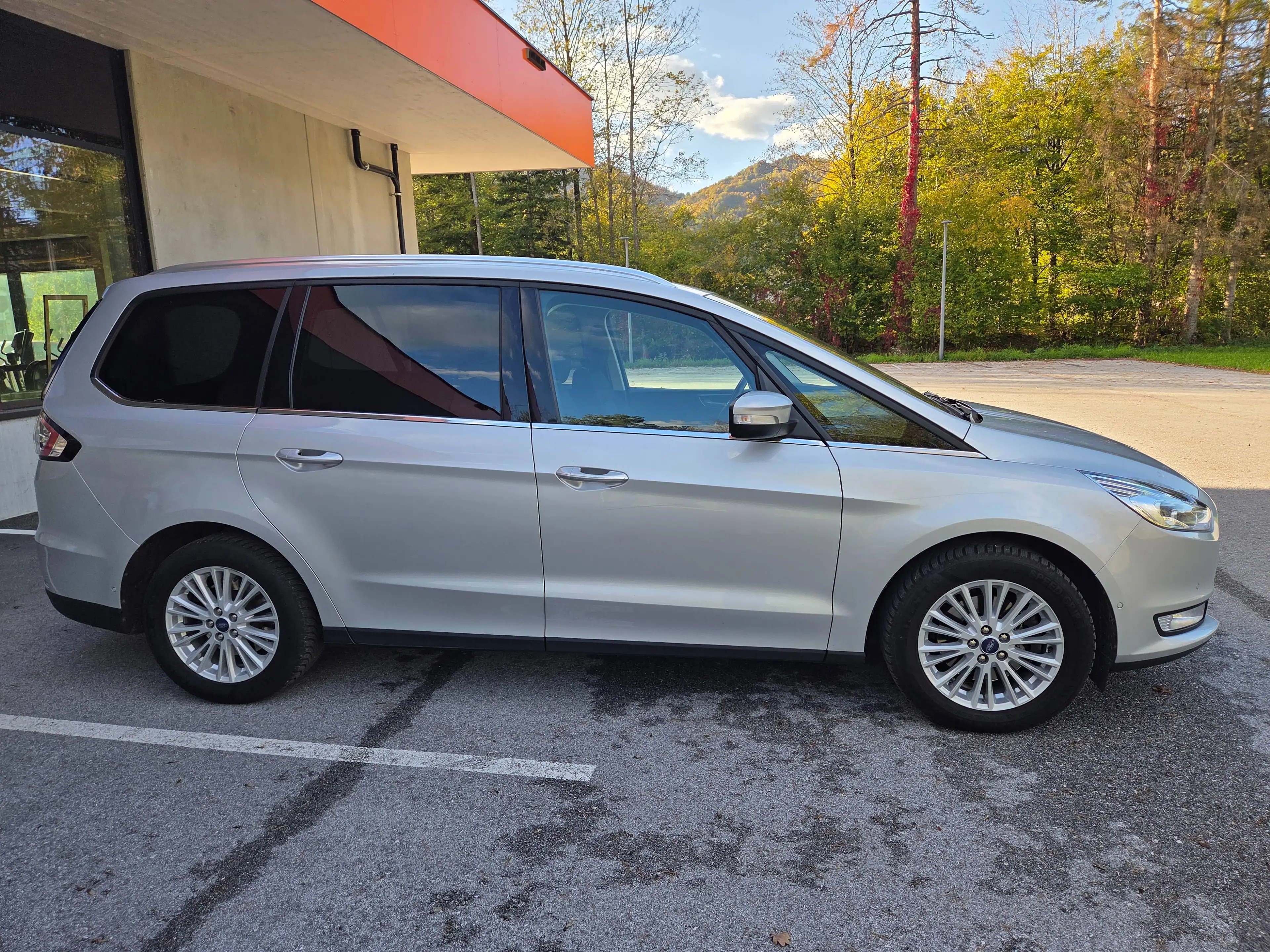 Ford Galaxy 2.0 Ecoblue Titanium 7-Sitzer — photo 2