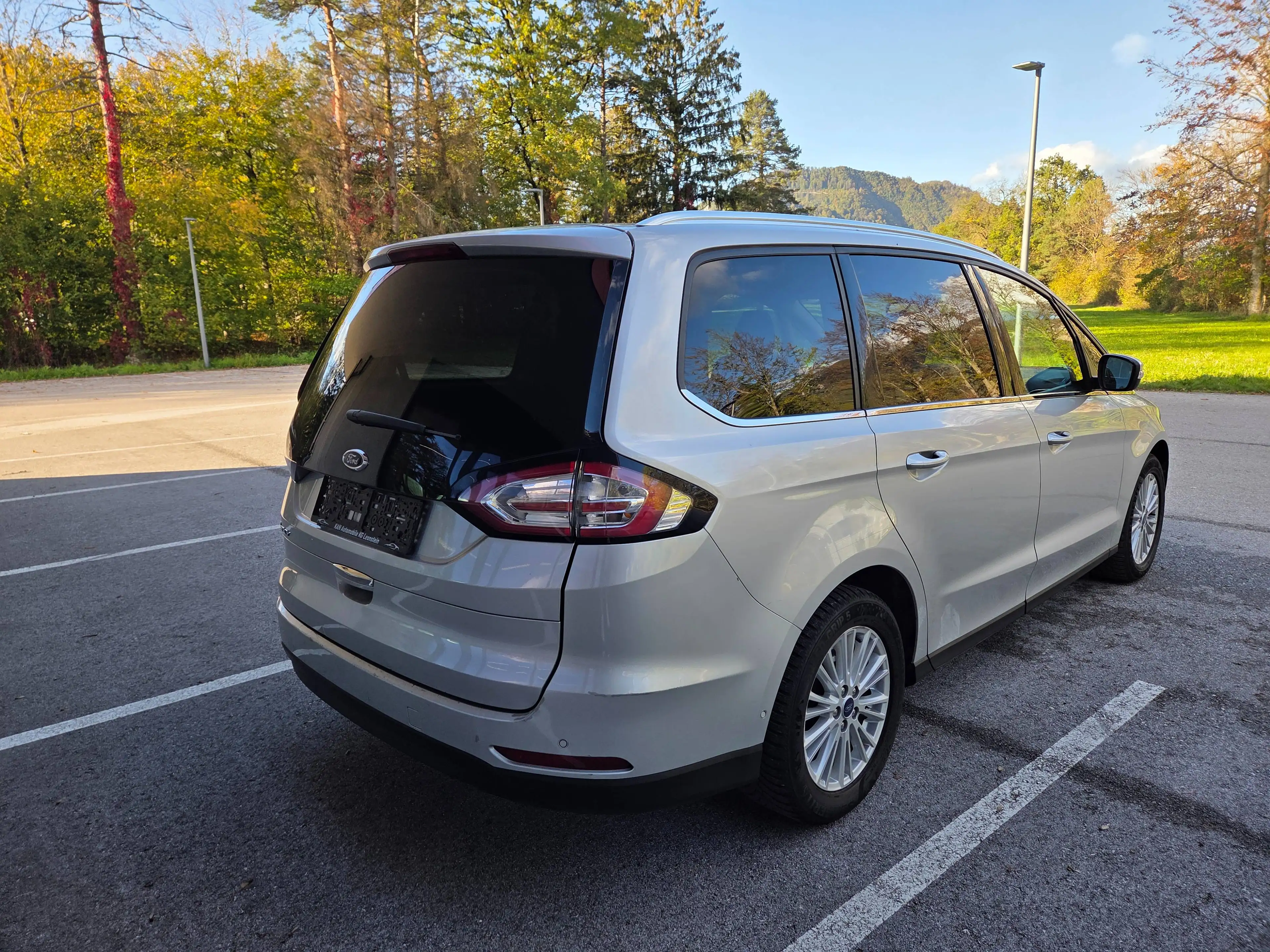 Ford Galaxy 2.0 Ecoblue Titanium 7-Sitzer — photo 3