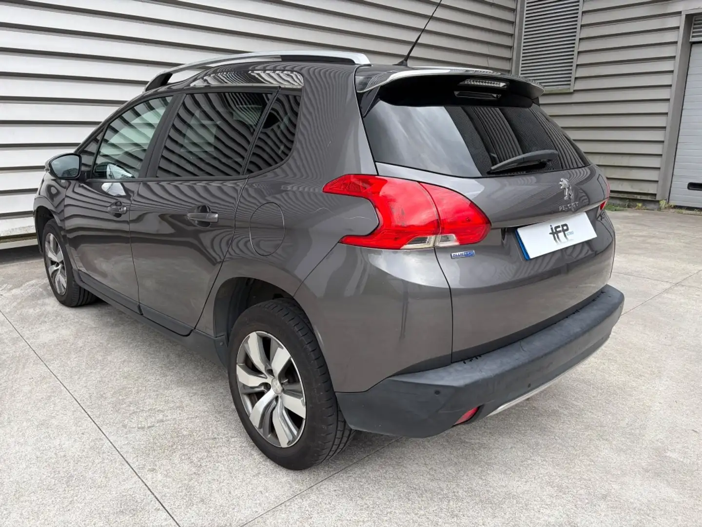 Peugeot 2008 1.6 BlueHDI Style 100 Gris - 1