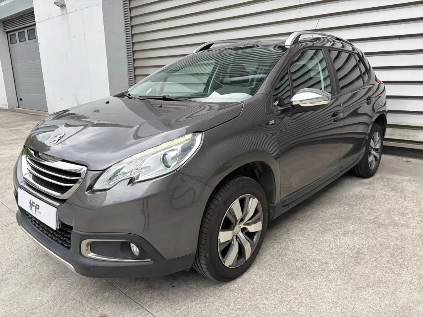 Peugeot 2008 1.6 BlueHDI Style 100 Gris - 2