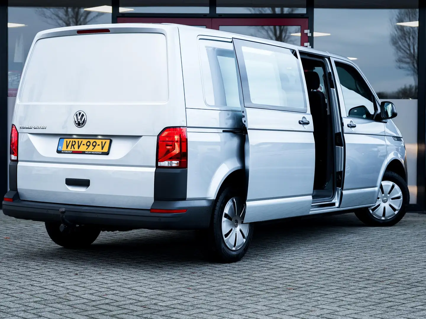 Volkswagen T6.1 Transporter DC 2.0 TDI L2H3 30 Comfortline | Dubbele cabine| T Zilver - 2