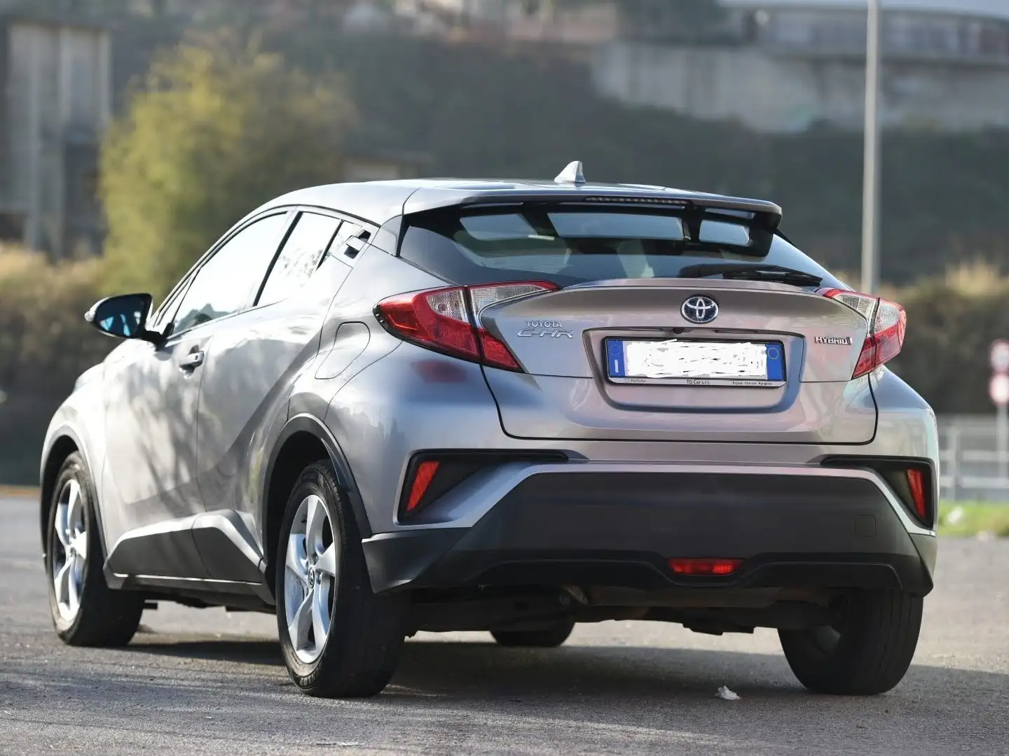 Toyota C-HR 1.8h Active 2wd e-cvt - 2