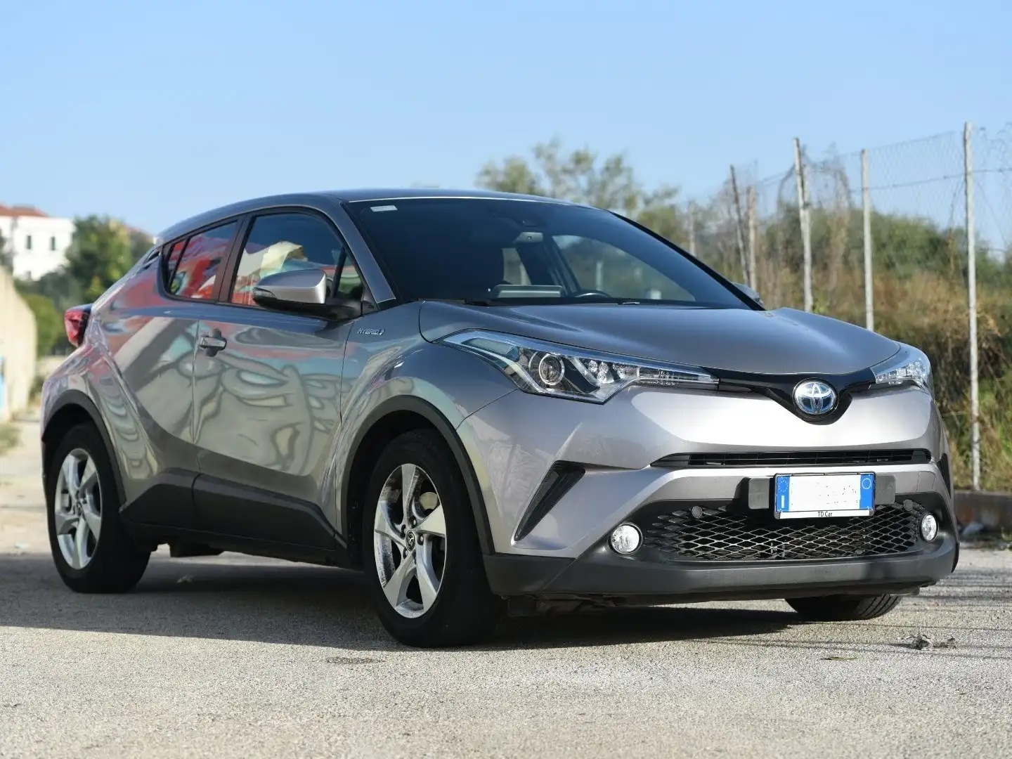 Toyota C-HR 1.8h Active 2wd e-cvt - 1