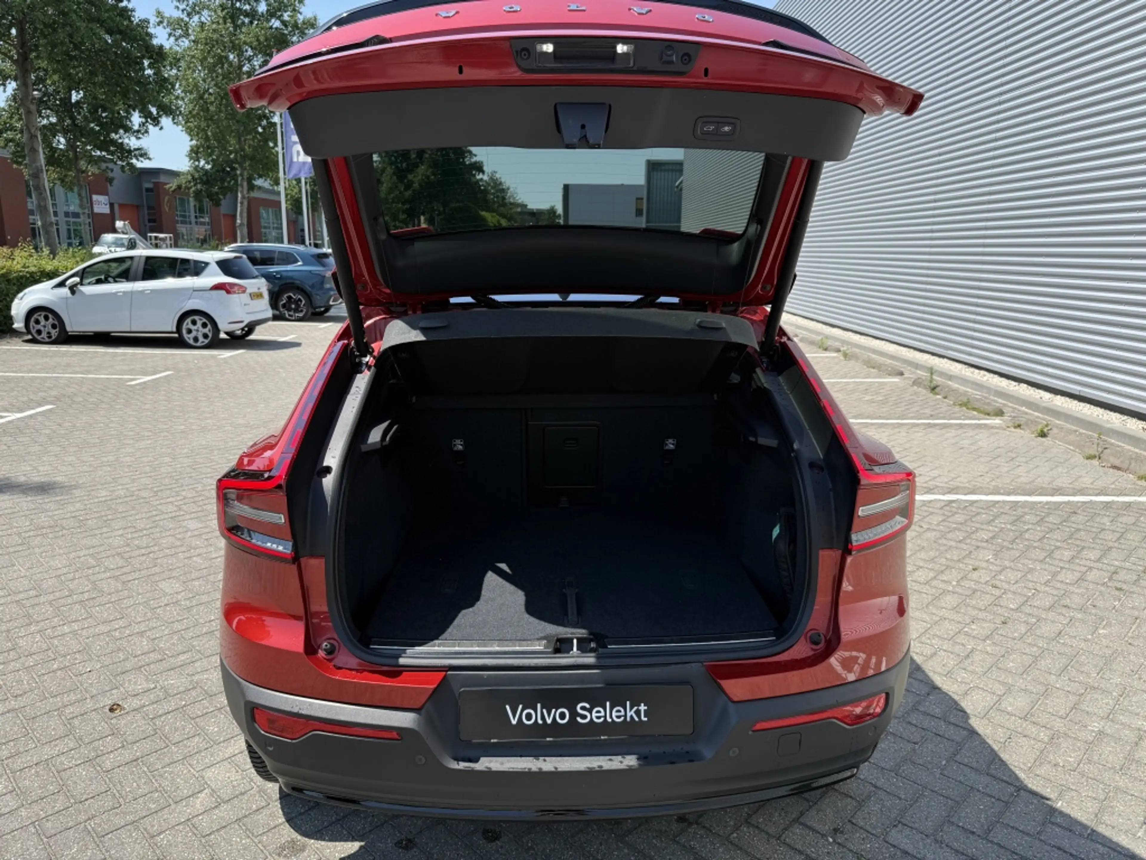 Volvo C40 Ultimate 69 kWh | 360° Camera | Harman Kardon | — photo 10