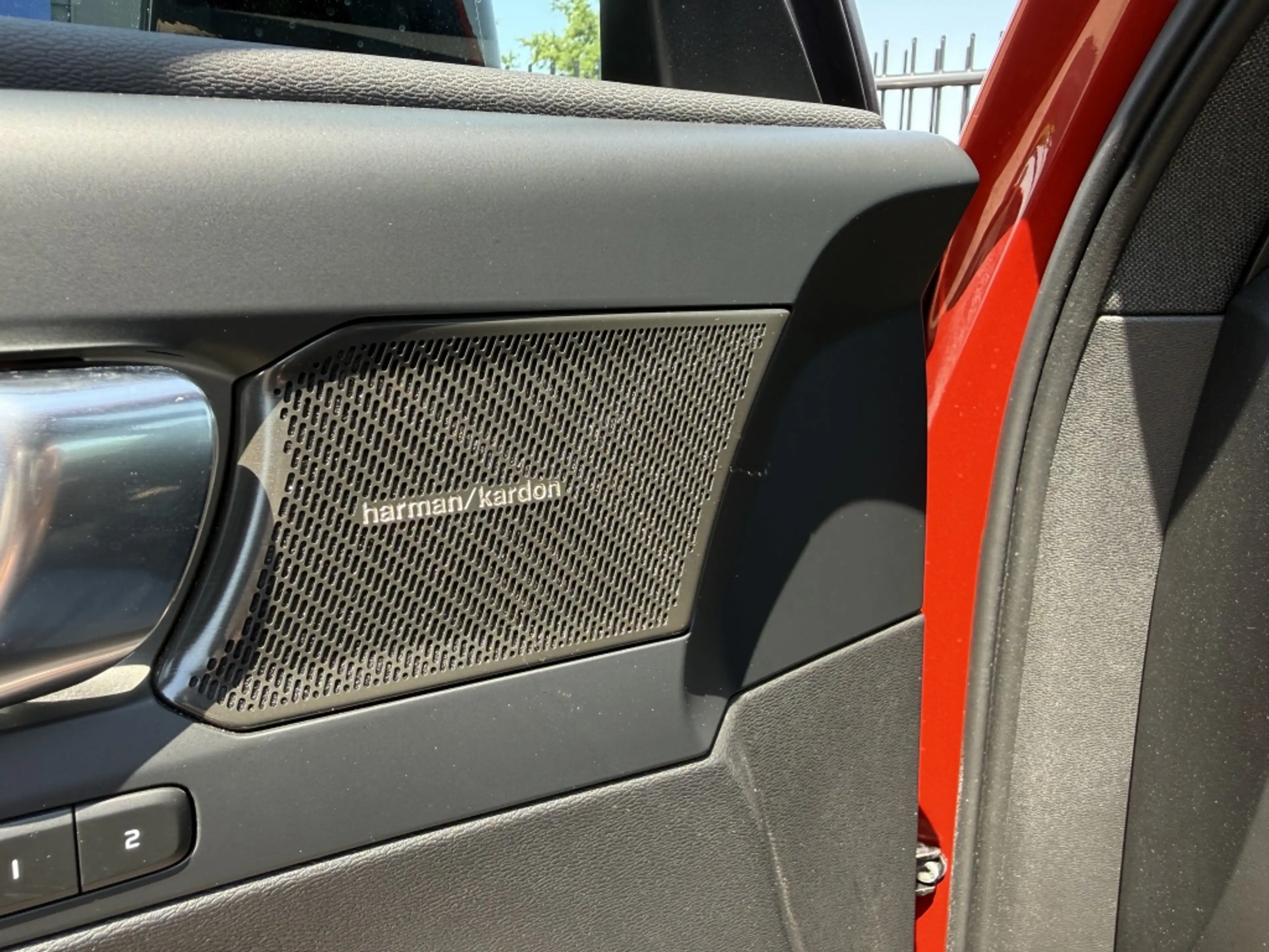 Volvo C40 Ultimate 69 kWh | 360° Camera | Harman Kardon | — photo 15