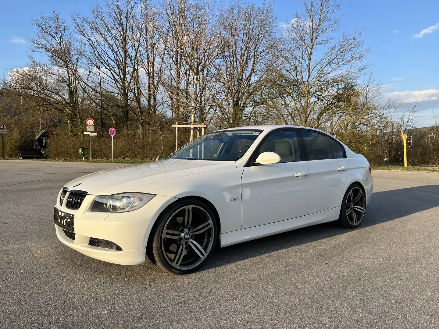 BMW 325 325xi - 1