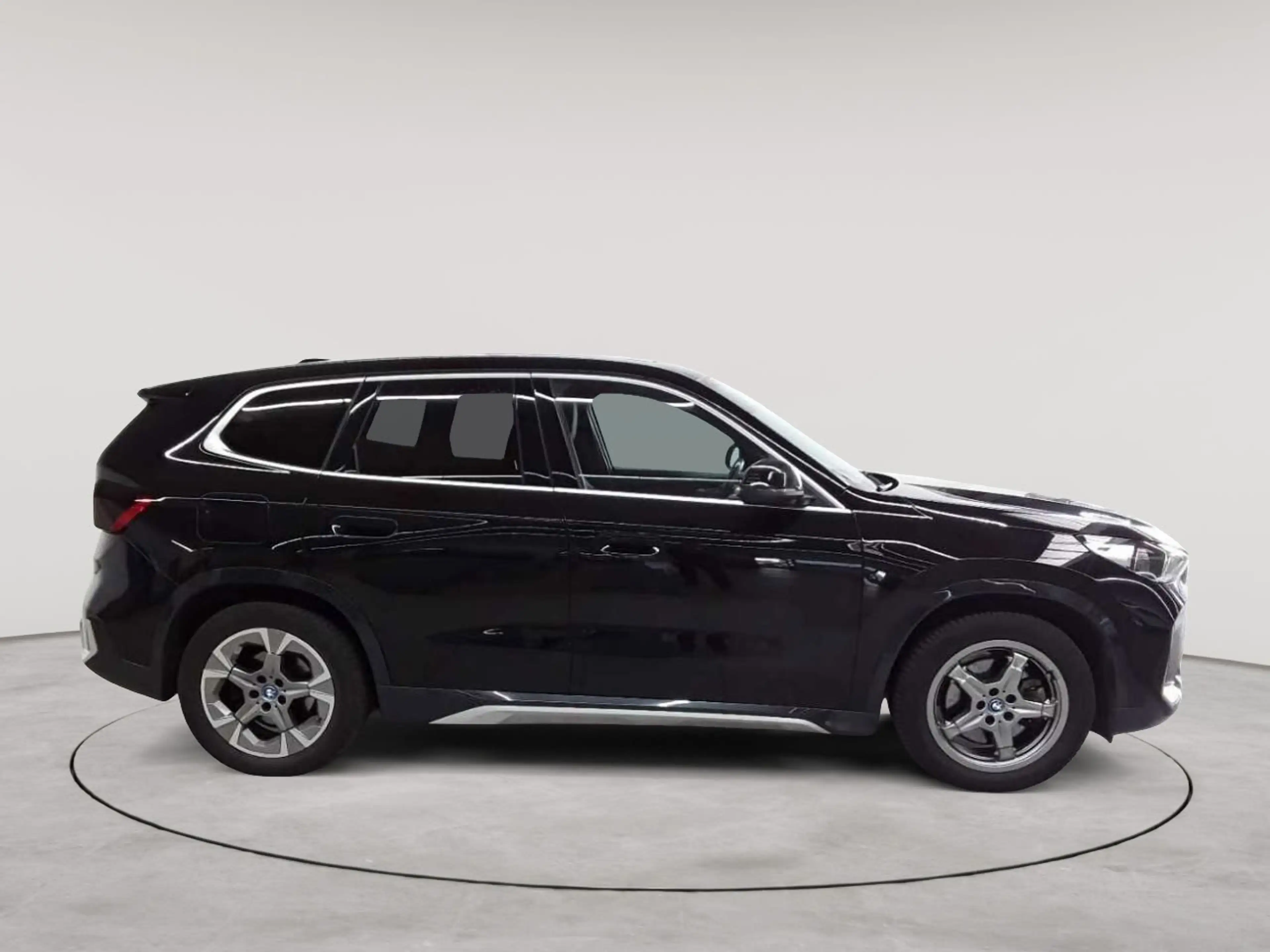 BMW iX1 iX1 xDrive30 xLine Pano H&K Leder Navi — photo 3
