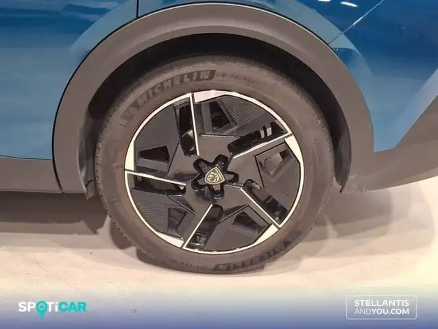 Peugeot 408 view 11