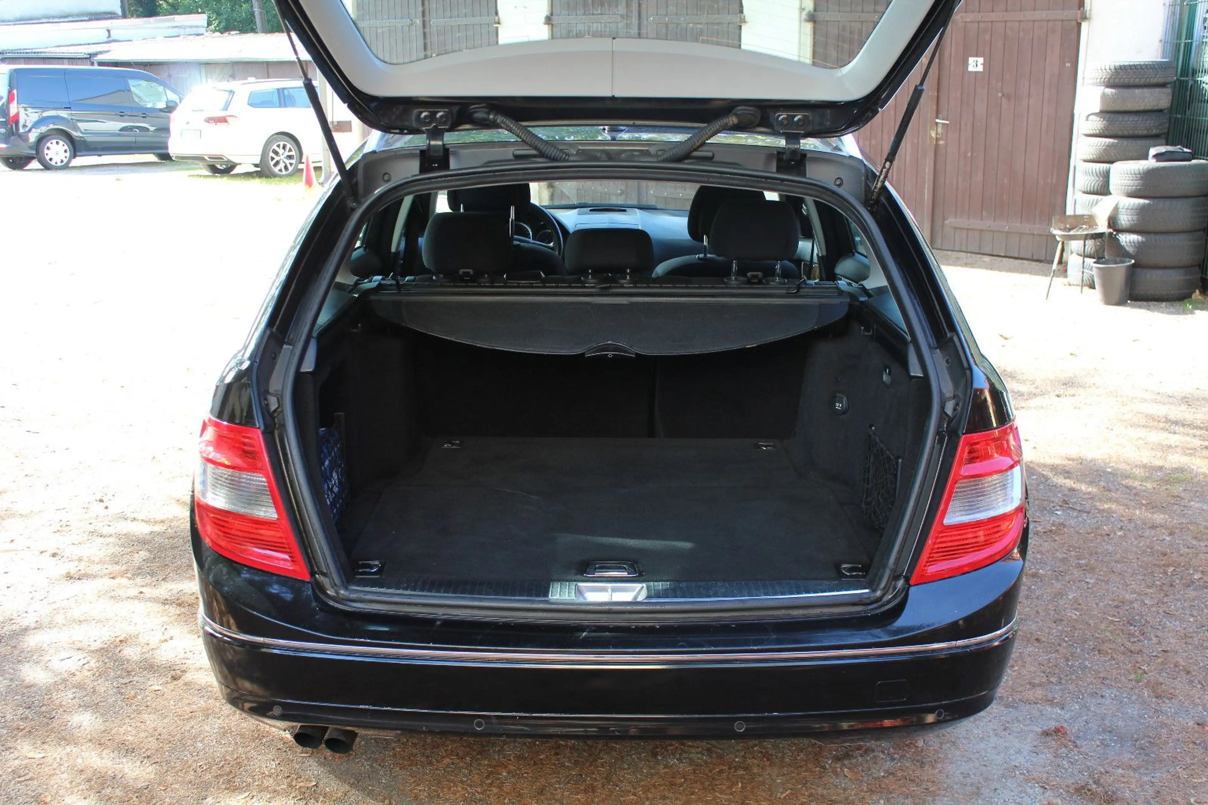 Mercedes-Benz C 180 T-Modell CGI BlueEfficiency*TÜV 04/2027* — photo 12