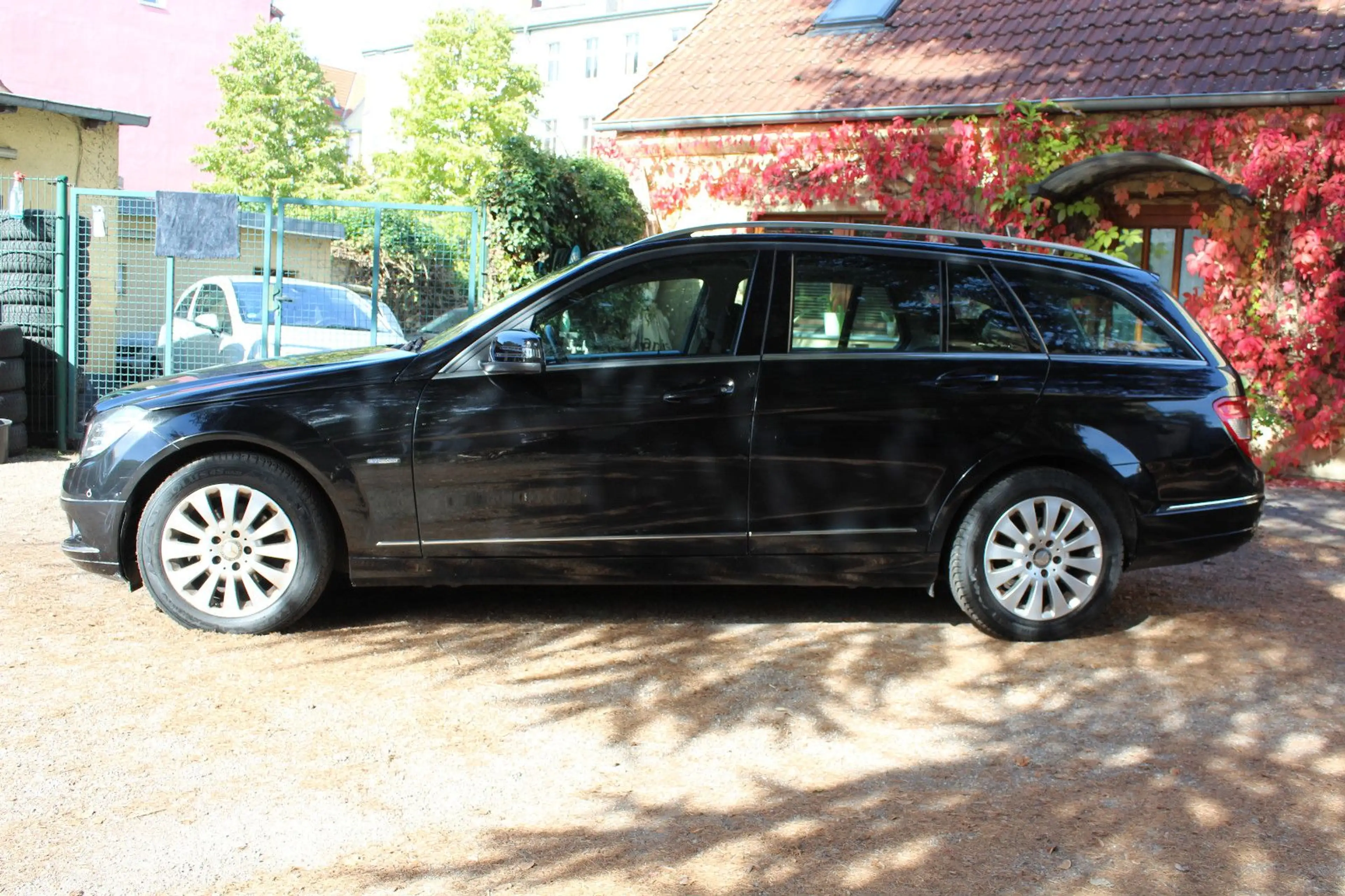 Mercedes-Benz C 180 T-Modell CGI BlueEfficiency*TÜV 04/2027* — photo 2