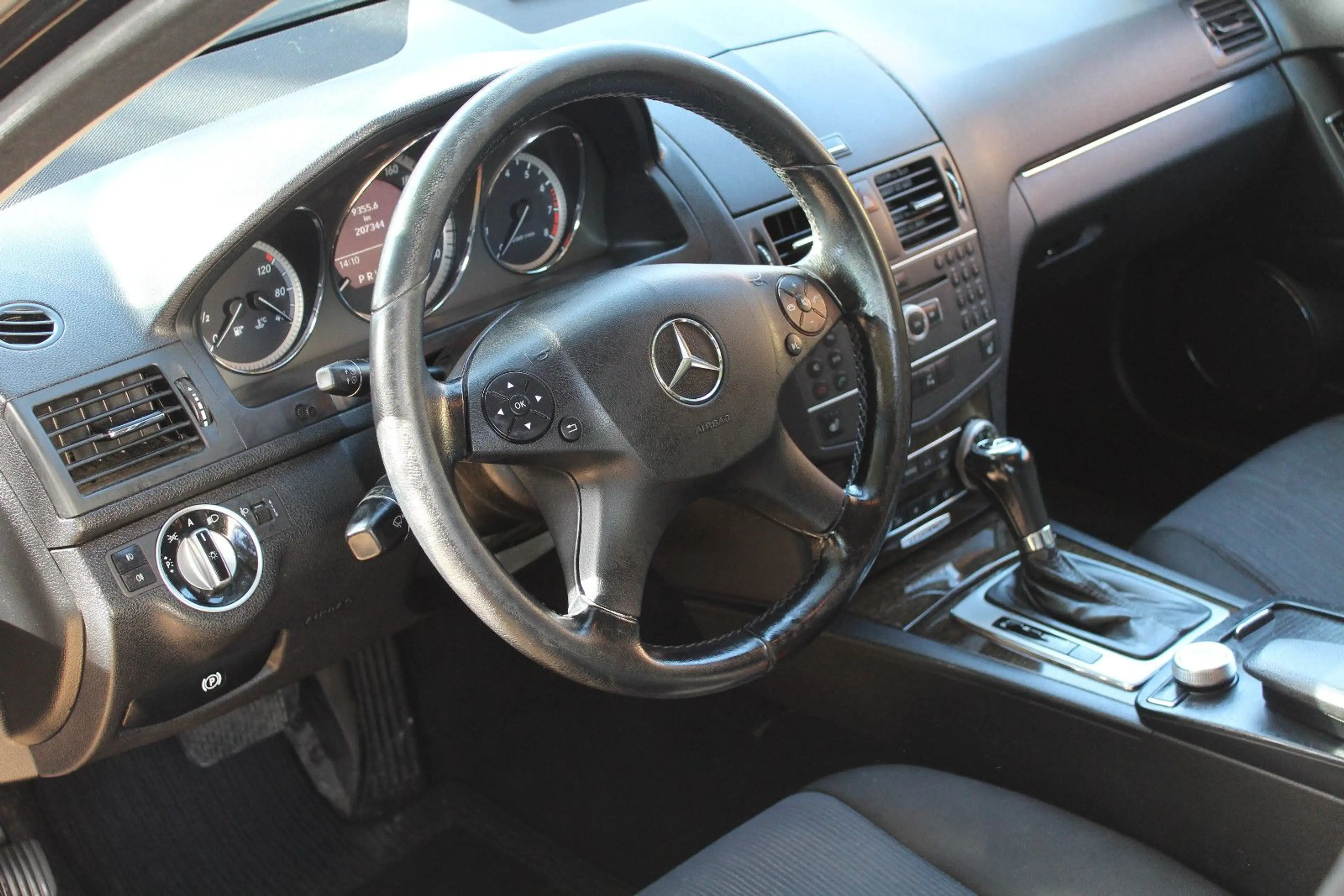 Mercedes-Benz C 180 T-Modell CGI BlueEfficiency*TÜV 04/2027* — photo 9