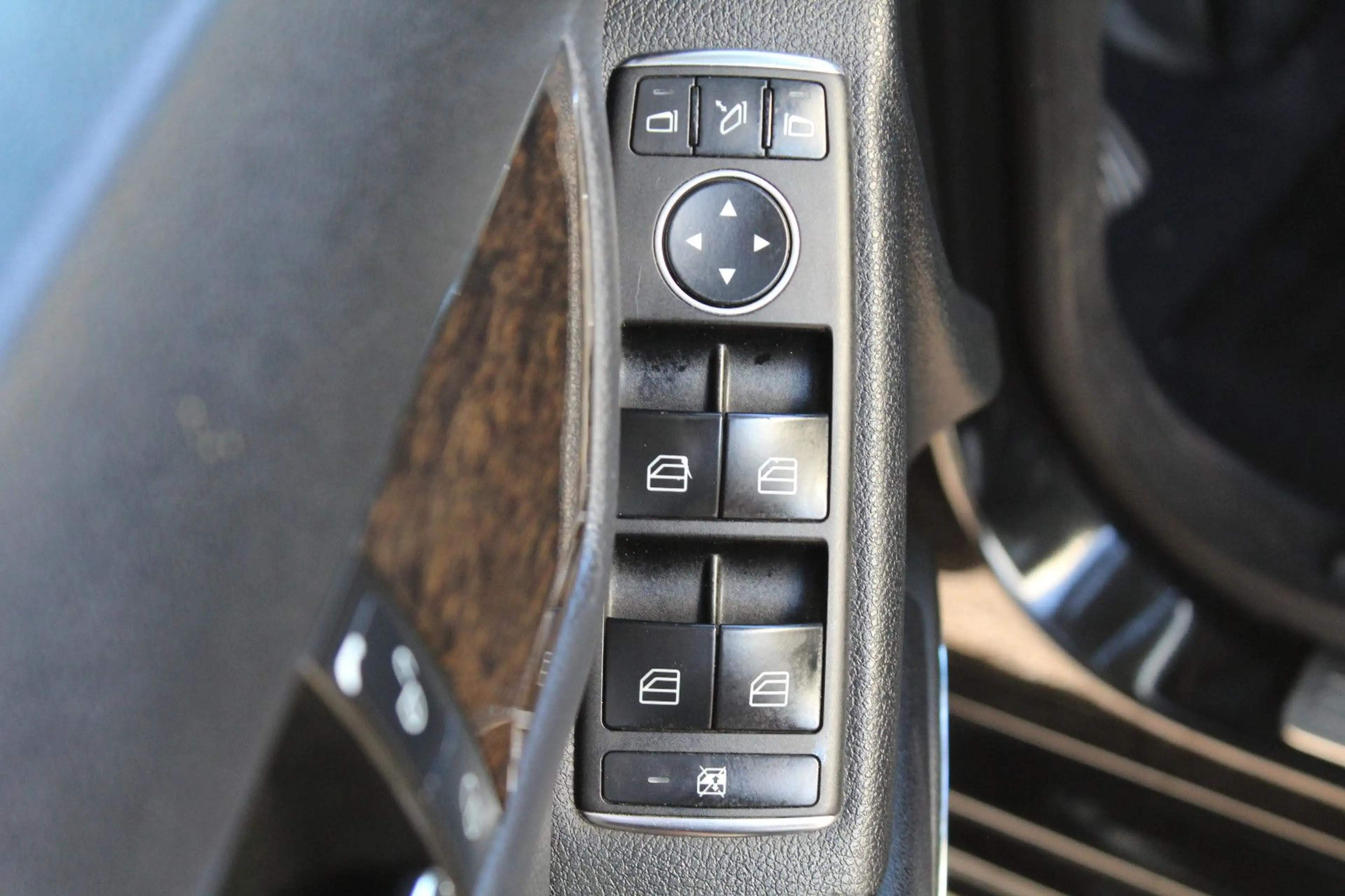 Mercedes-Benz C 180 T-Modell CGI BlueEfficiency*TÜV 04/2027* — photo 8