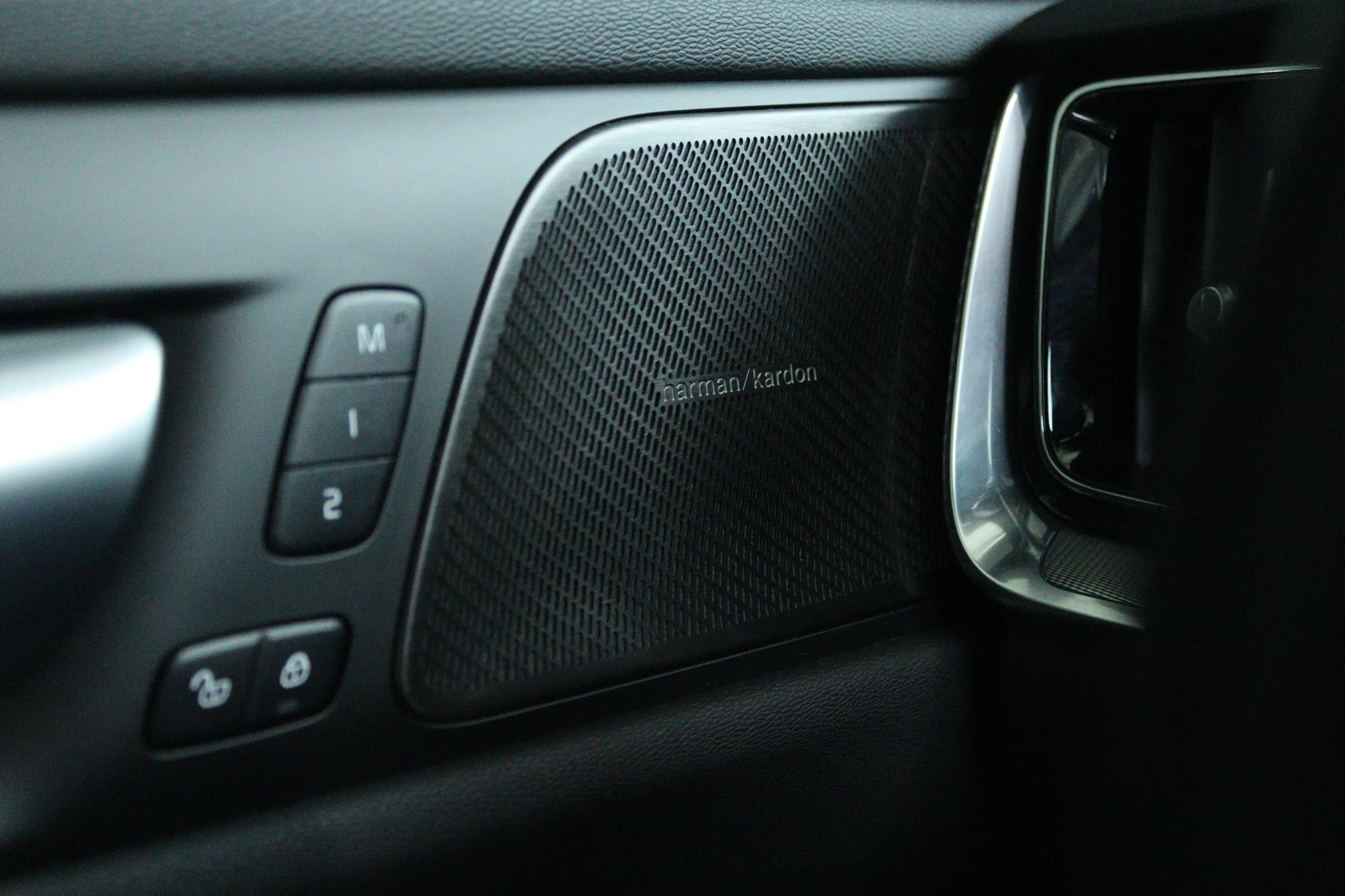 Volvo V60 2.0 B3 Plus Dark | Adapt. Cruise | Trekhaak | Schu — photo 41