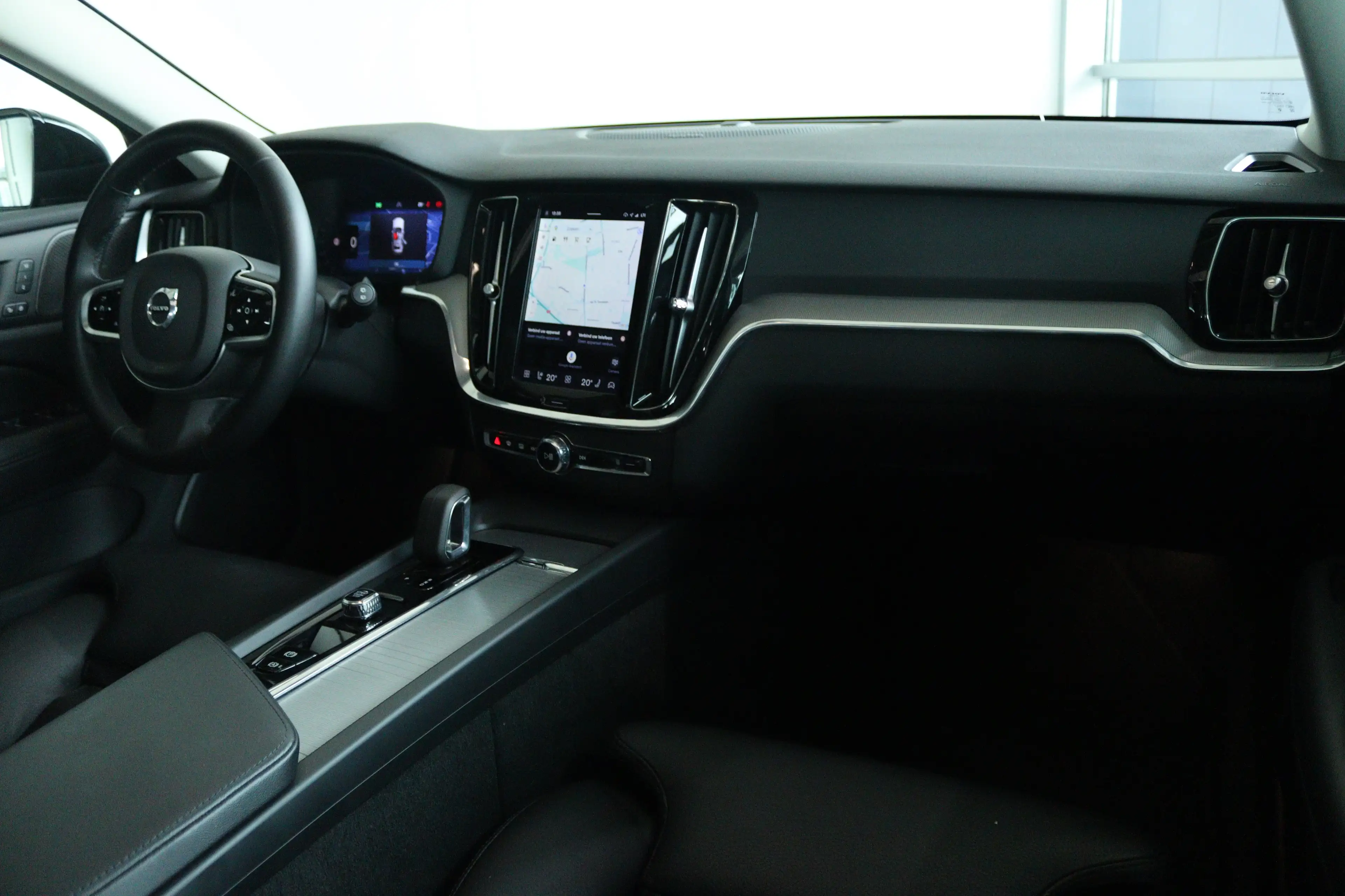 Volvo V60 2.0 B3 Plus Dark | Adapt. Cruise | Trekhaak | Schu — photo 4