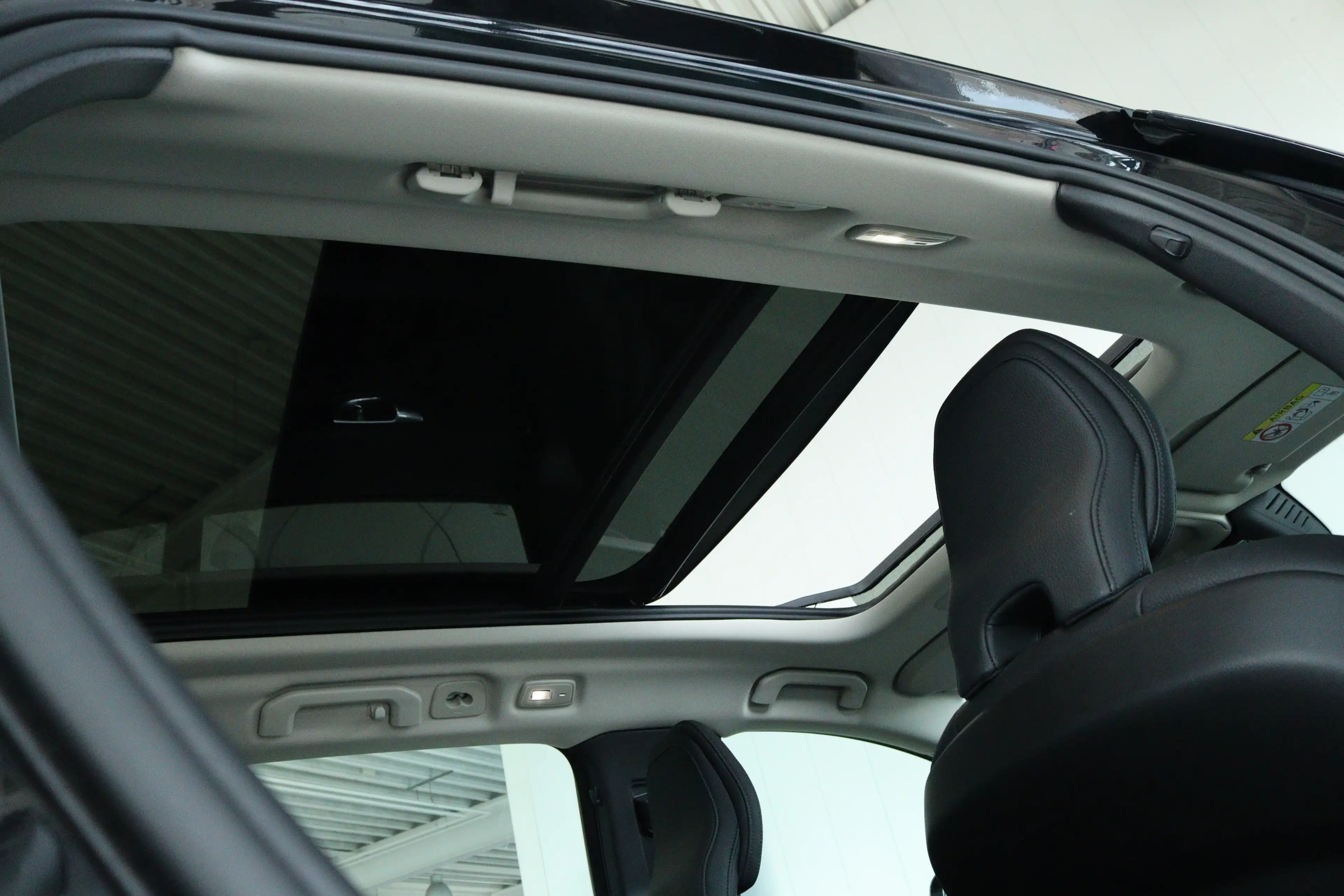 Volvo V60 2.0 B3 Plus Dark | Adapt. Cruise | Trekhaak | Schu — photo 24