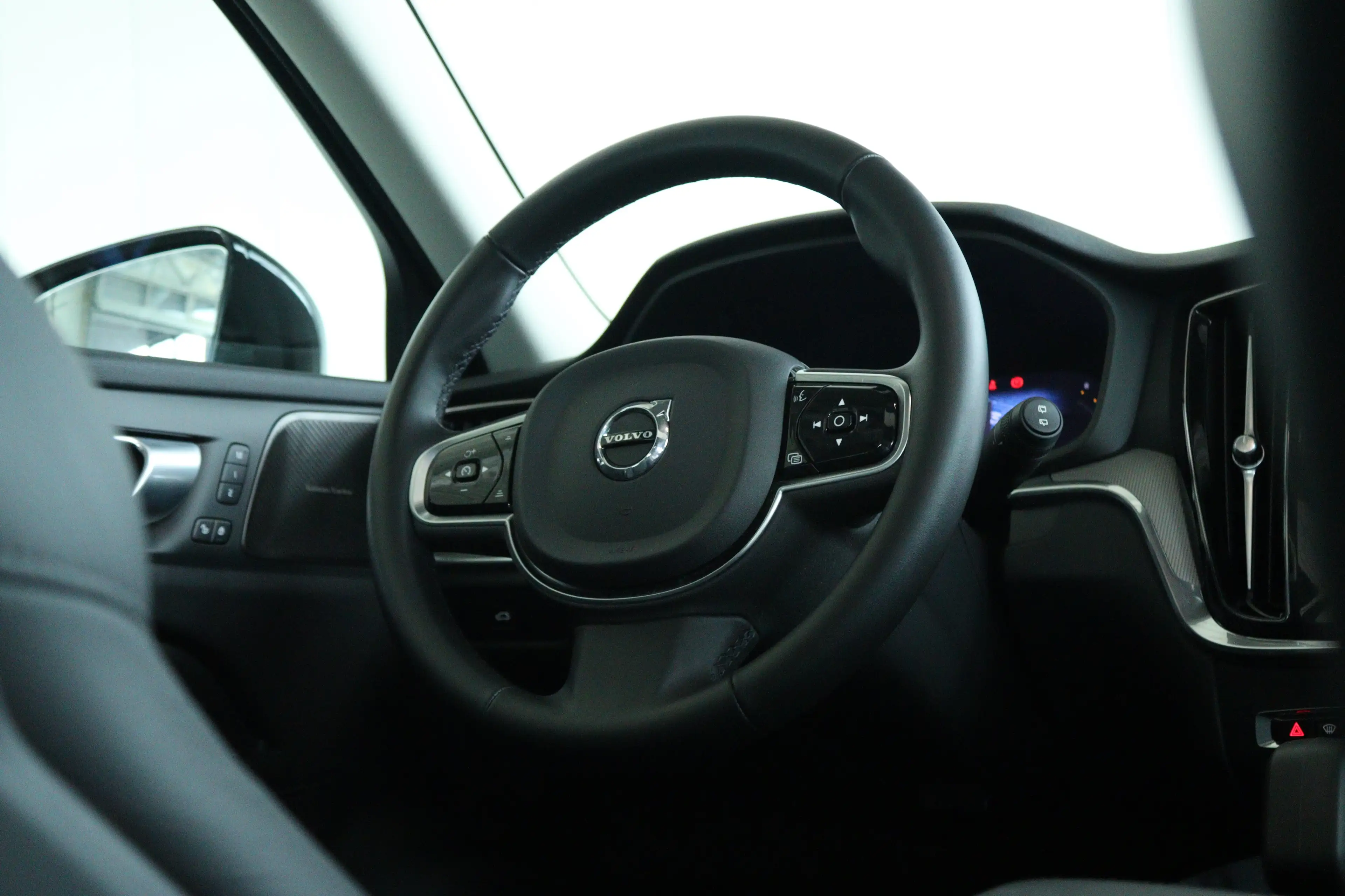 Volvo V60 2.0 B3 Plus Dark | Adapt. Cruise | Trekhaak | Schu — photo 26