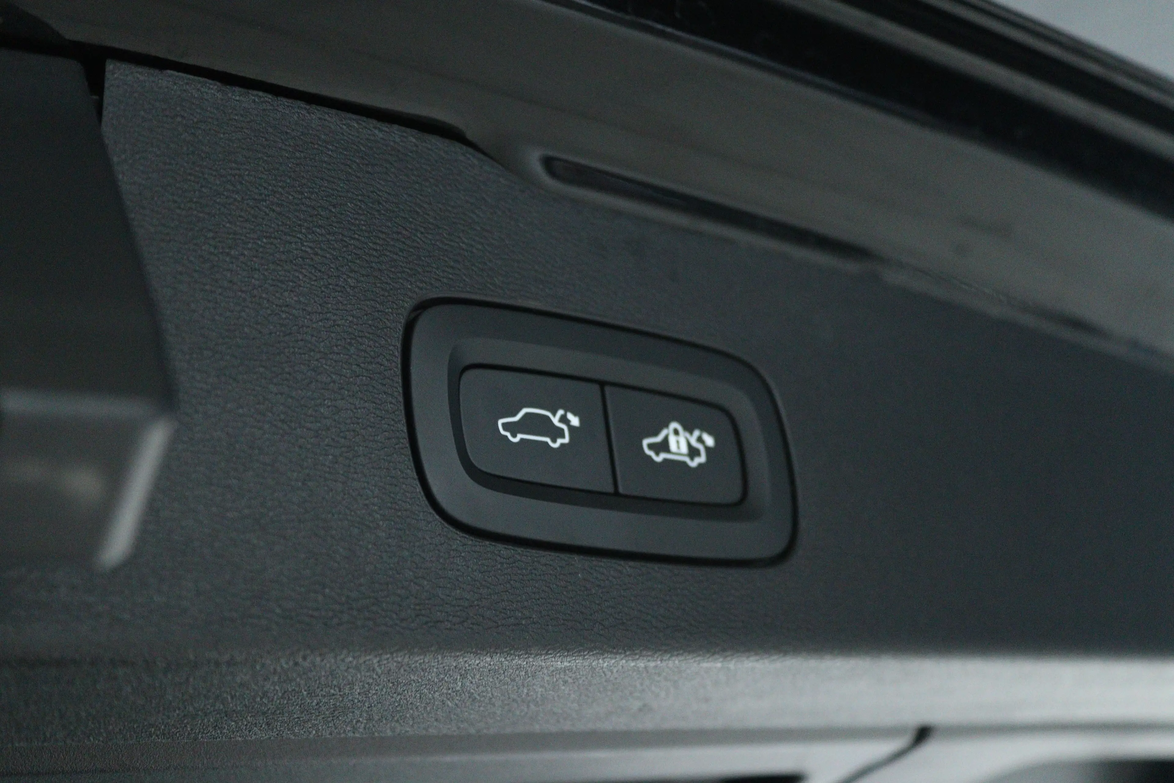 Volvo V60 2.0 B3 Plus Dark | Adapt. Cruise | Trekhaak | Schu — photo 17