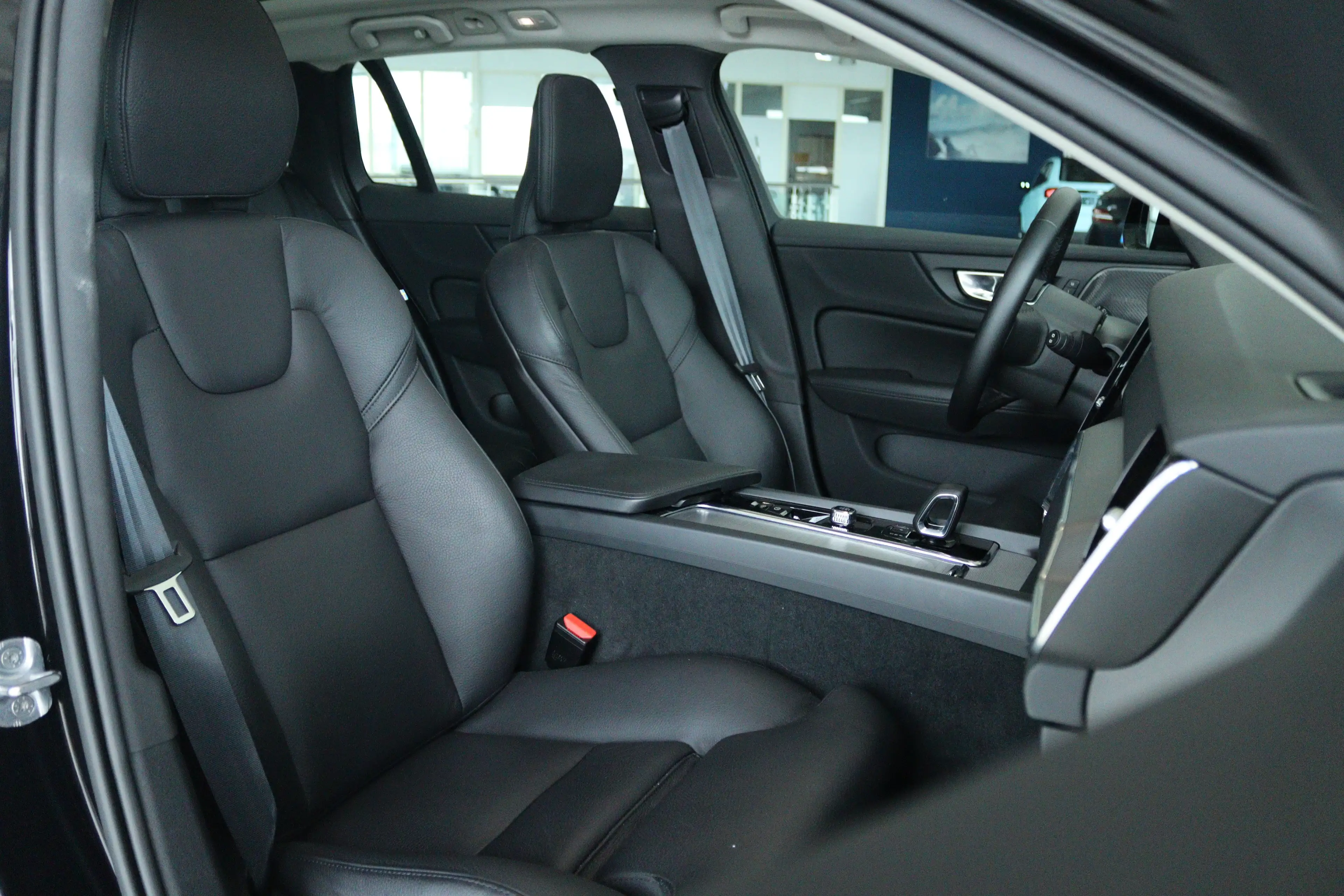 Volvo V60 2.0 B3 Plus Dark | Adapt. Cruise | Trekhaak | Schu — photo 3