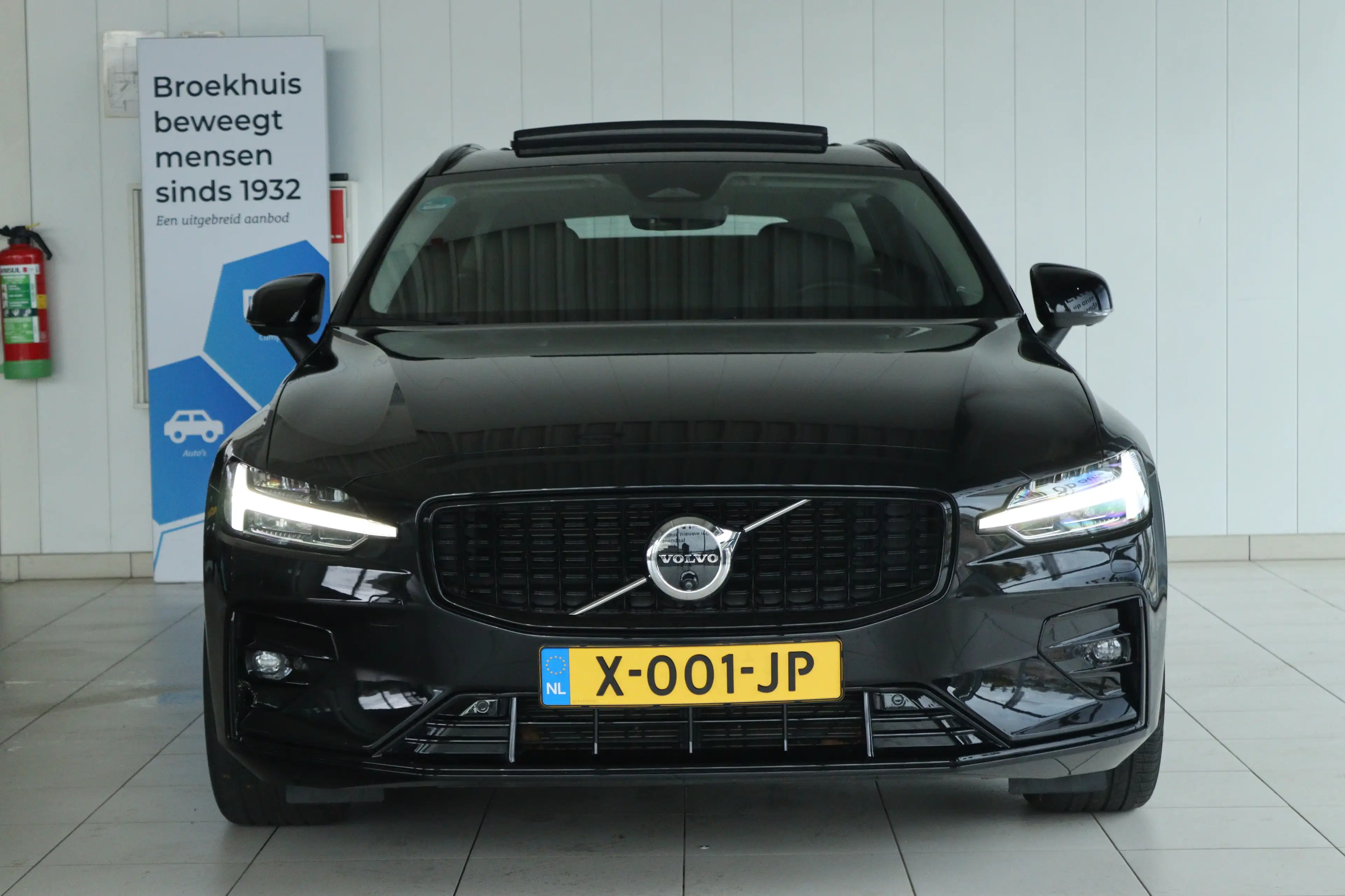 Volvo V60 2.0 B3 Plus Dark | Adapt. Cruise | Trekhaak | Schu — photo 12