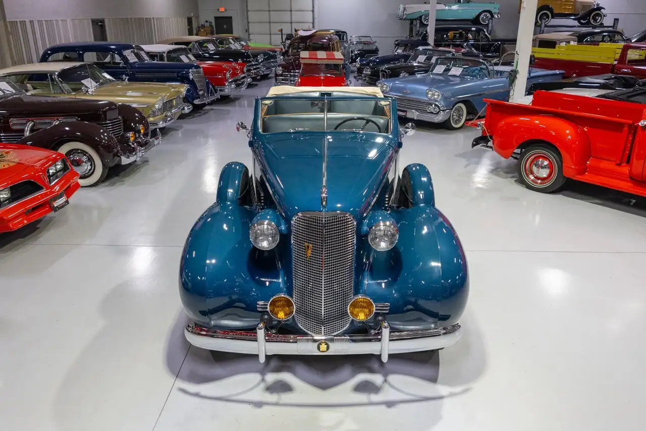 Cadillac Convertible Sedan with Imperial Division, foto 7