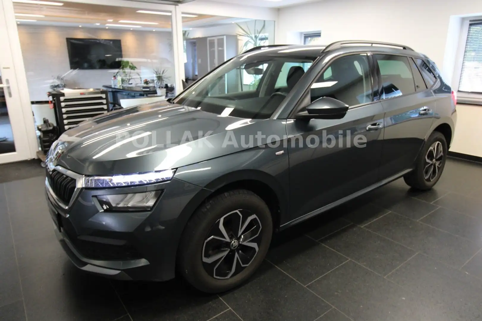 Skoda Kamiq Drive 125*LED*GRA*SHZ*PDC*MFL*APP-C*1.HAND Grau - 2