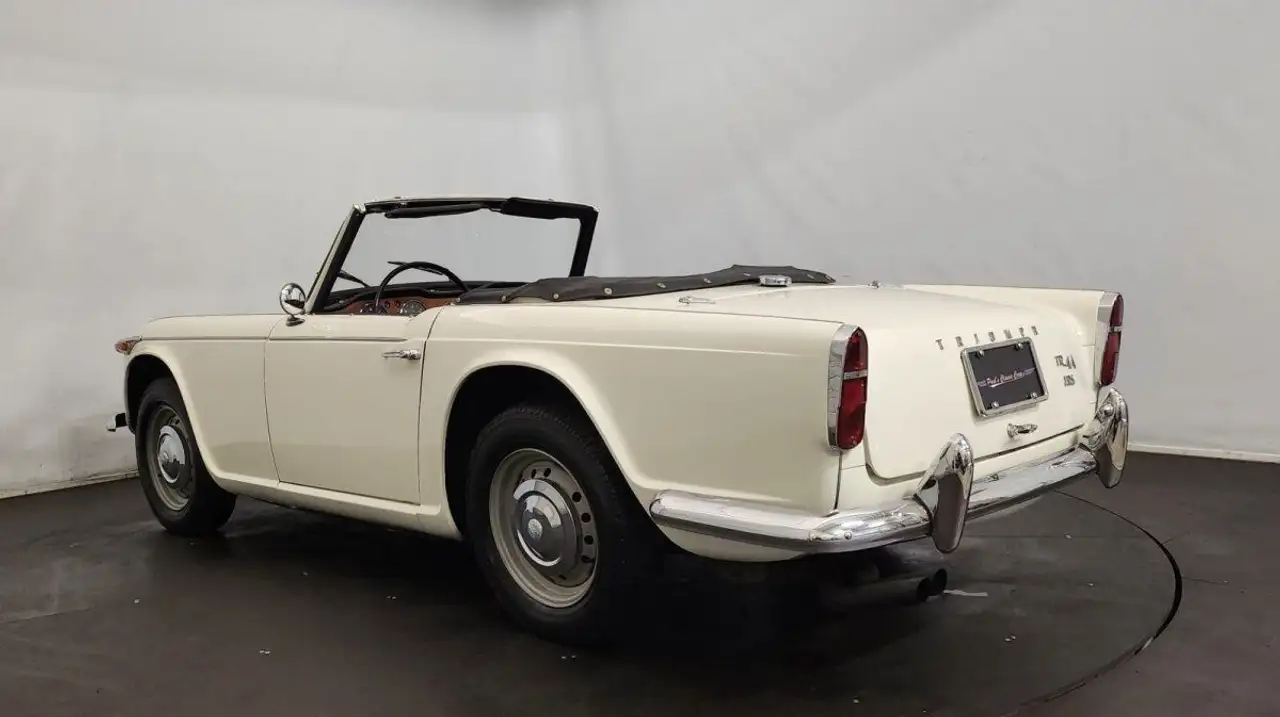 Triumph TR4 A IRS, foto 10