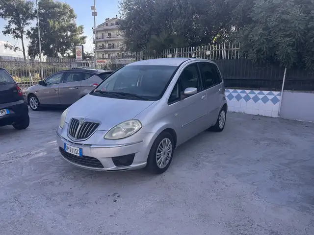 Lancia MUSA Musa II 2007 1.4 8v Diva (argento)
