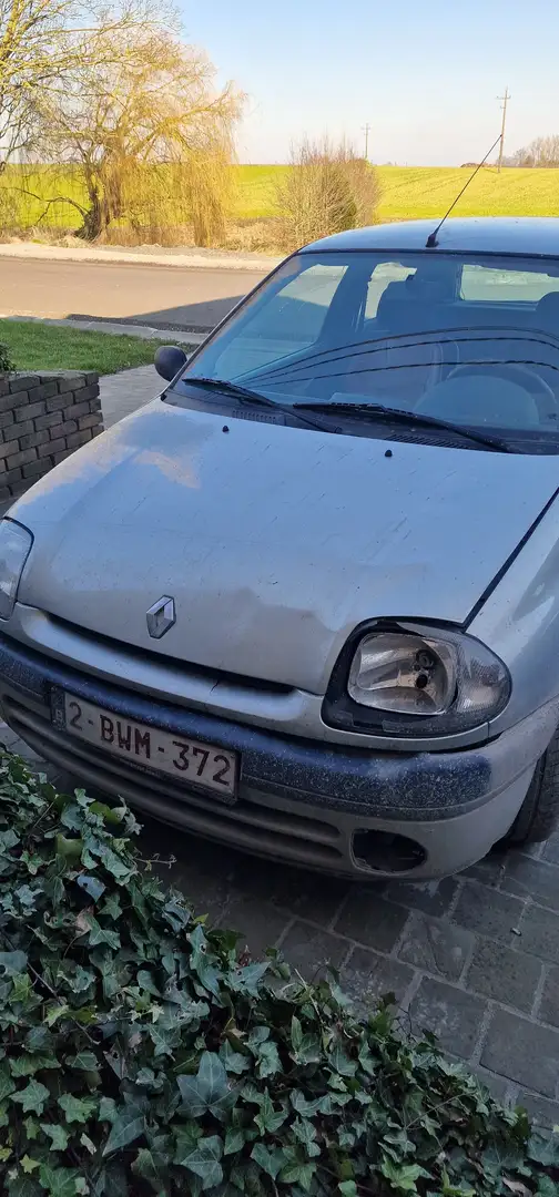 Renault Clio 1.2i - 1