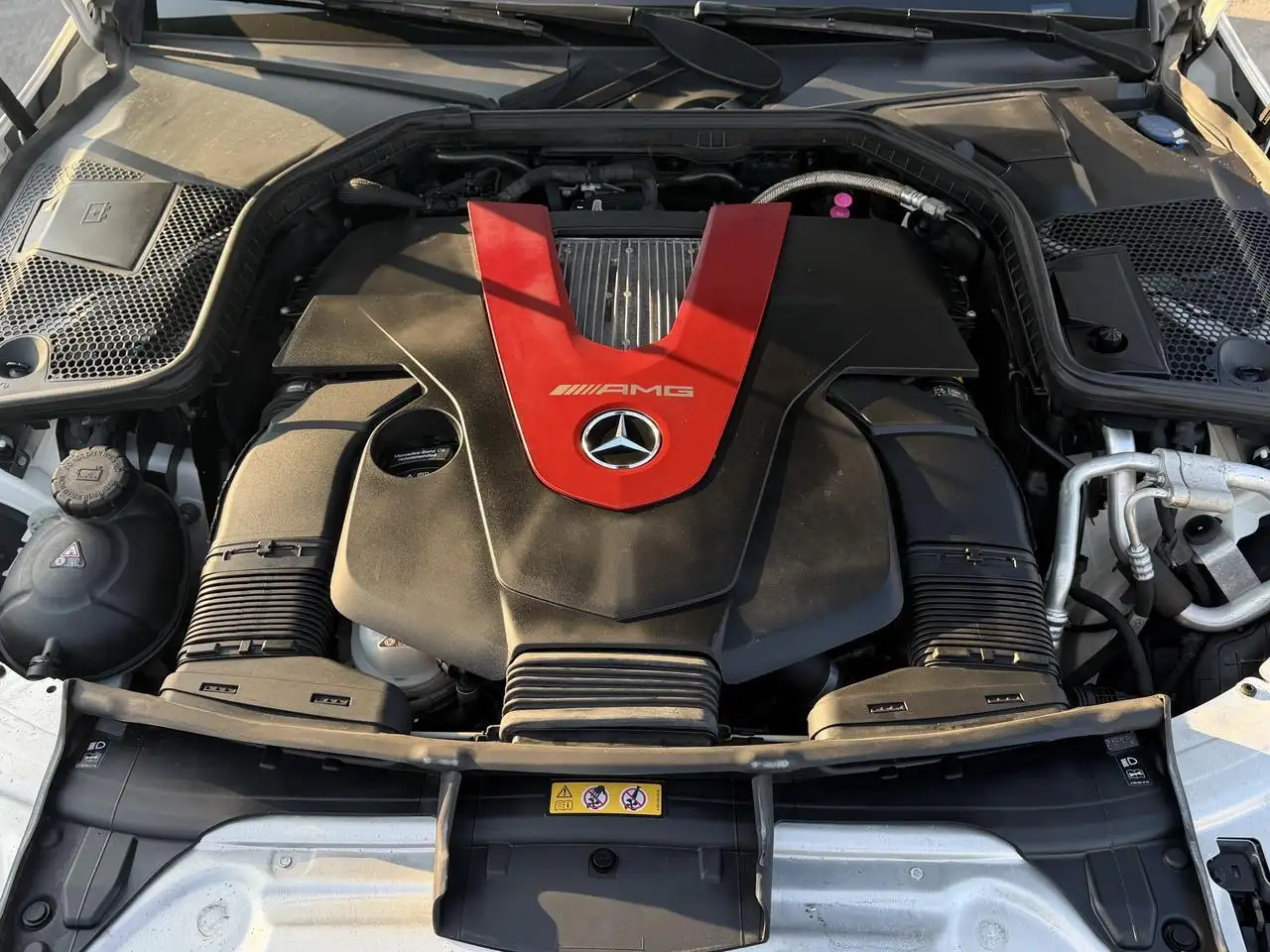 Mercedes-Benz C-Class снимка Mercedes-Benz C-Class