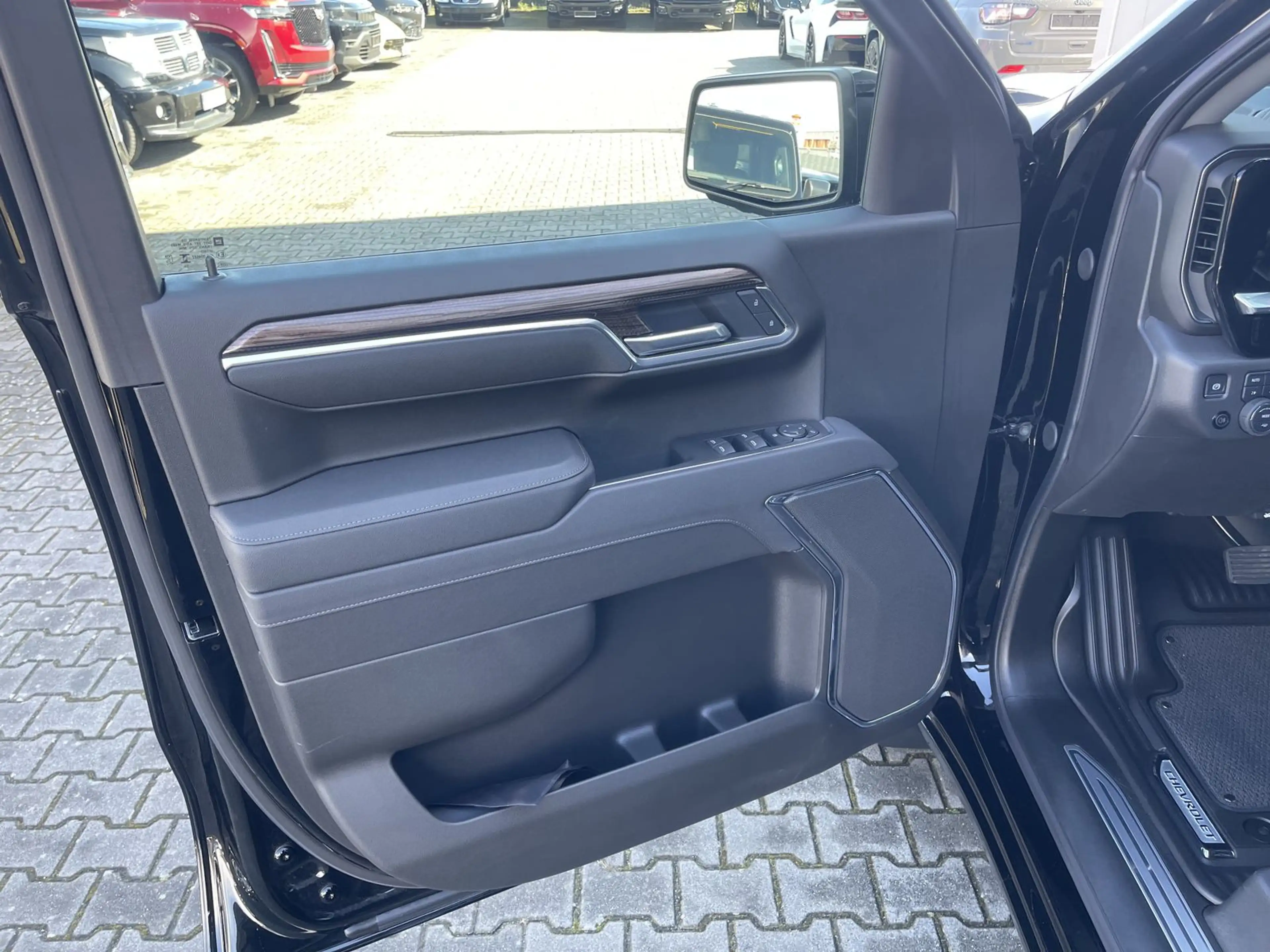 Chevrolet Silverado 1500 LT Trail Boss 6.2 V8 — photo 7