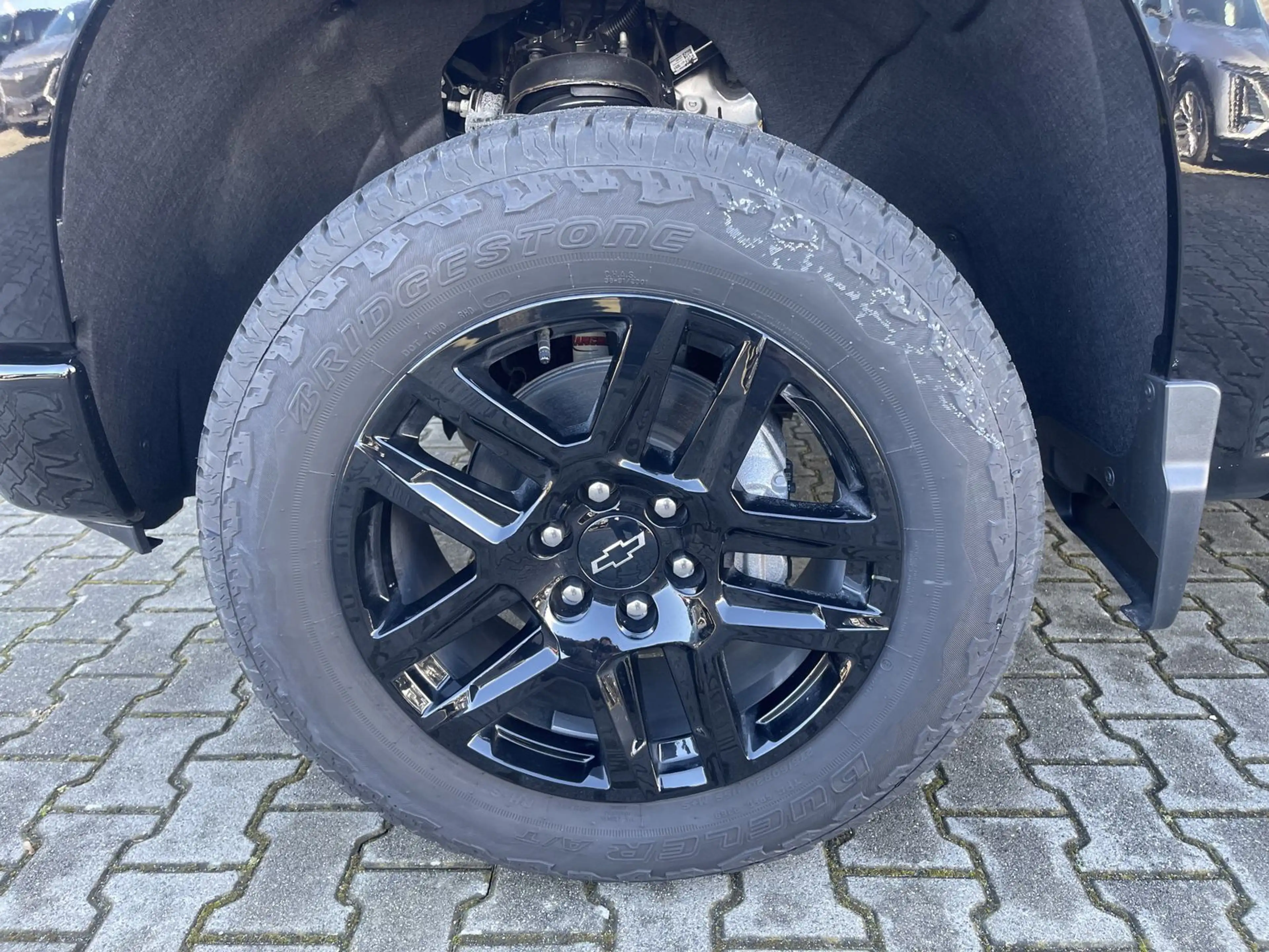 Chevrolet Silverado 1500 LT Trail Boss 6.2 V8 — photo 6