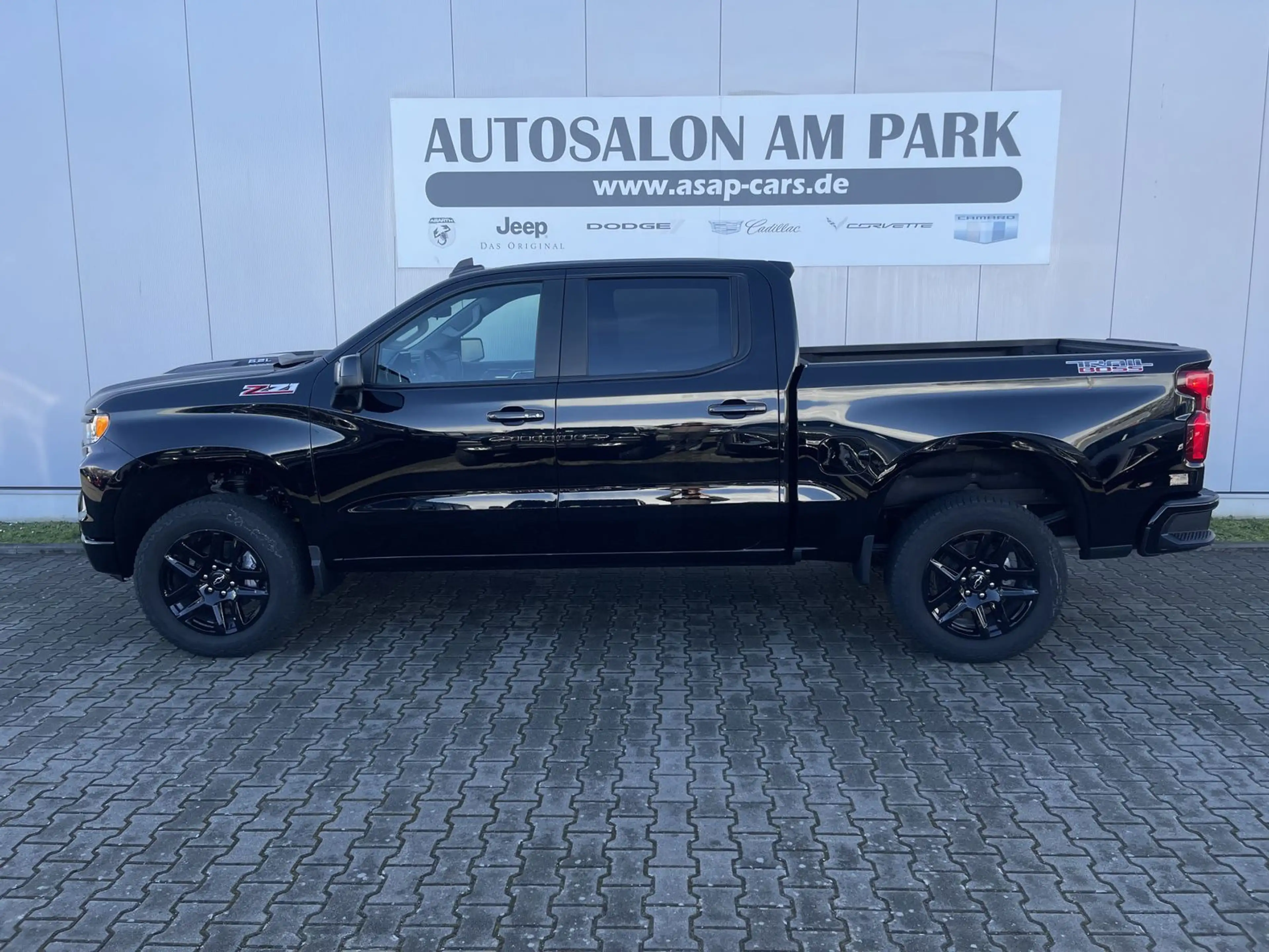 Chevrolet Silverado 1500 LT Trail Boss 6.2 V8 — photo 3