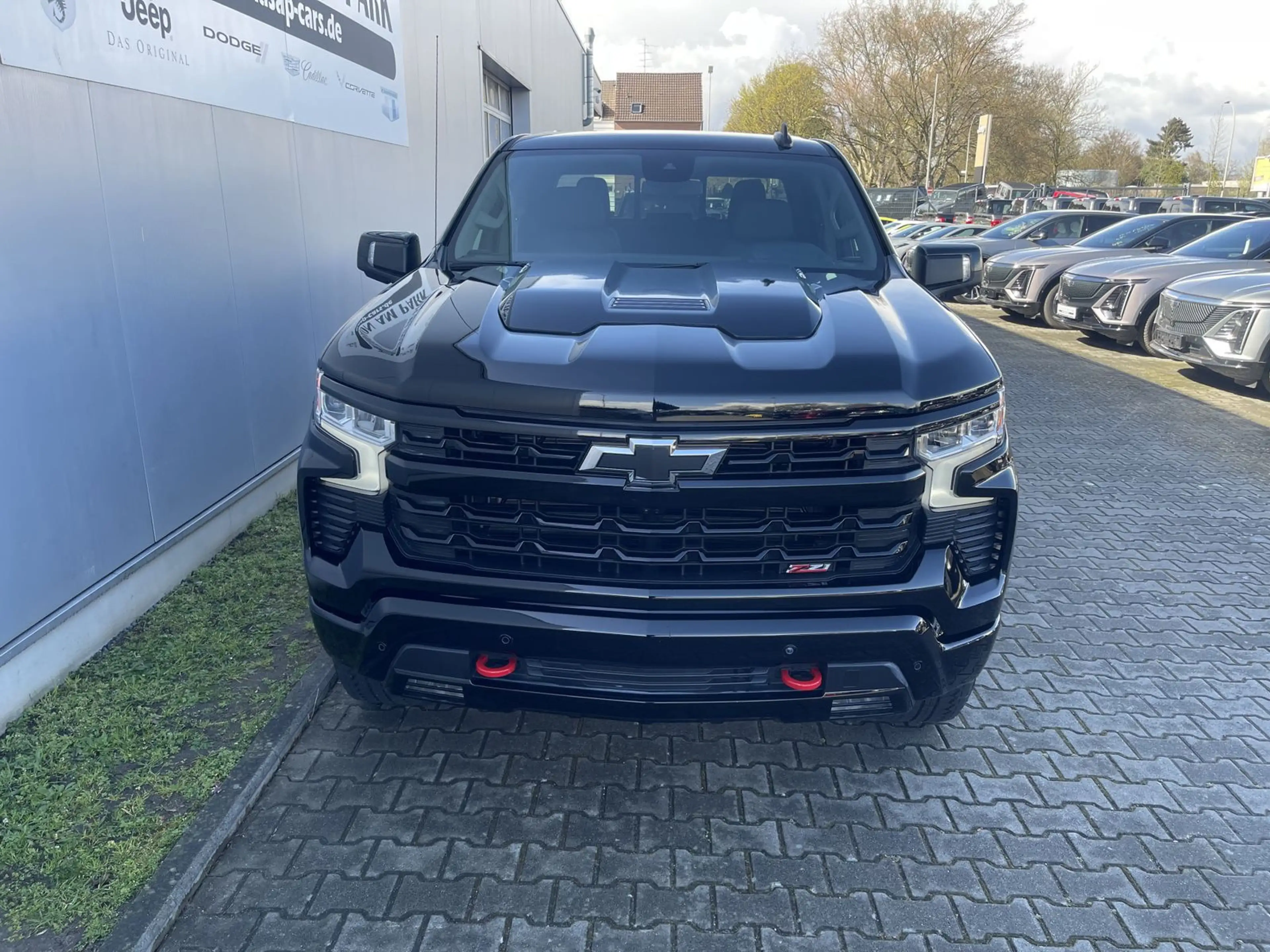 Chevrolet Silverado 1500 LT Trail Boss 6.2 V8 — photo 2
