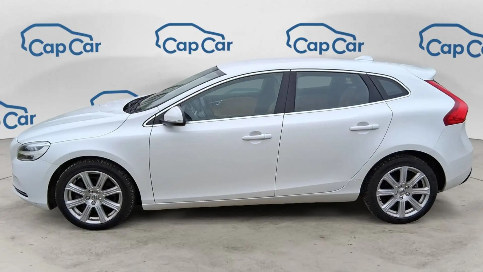 Volvo V40 2.0 D3 150 Geartronic Inscription Blanc - 2