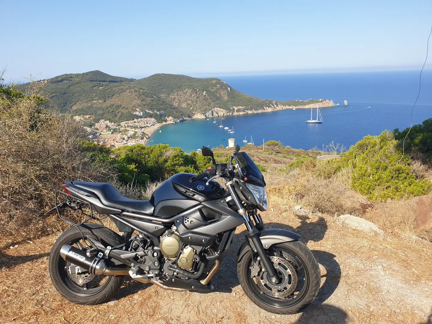 Yamaha XJ 6 Fekete - 1