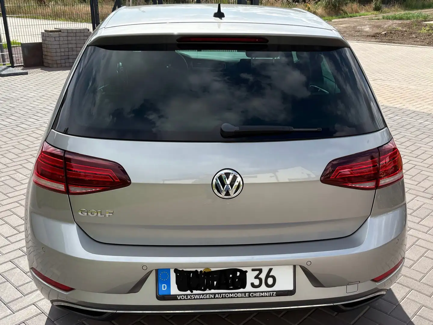 Volkswagen Golf Golf 1.0 TSI Join Grau - 2