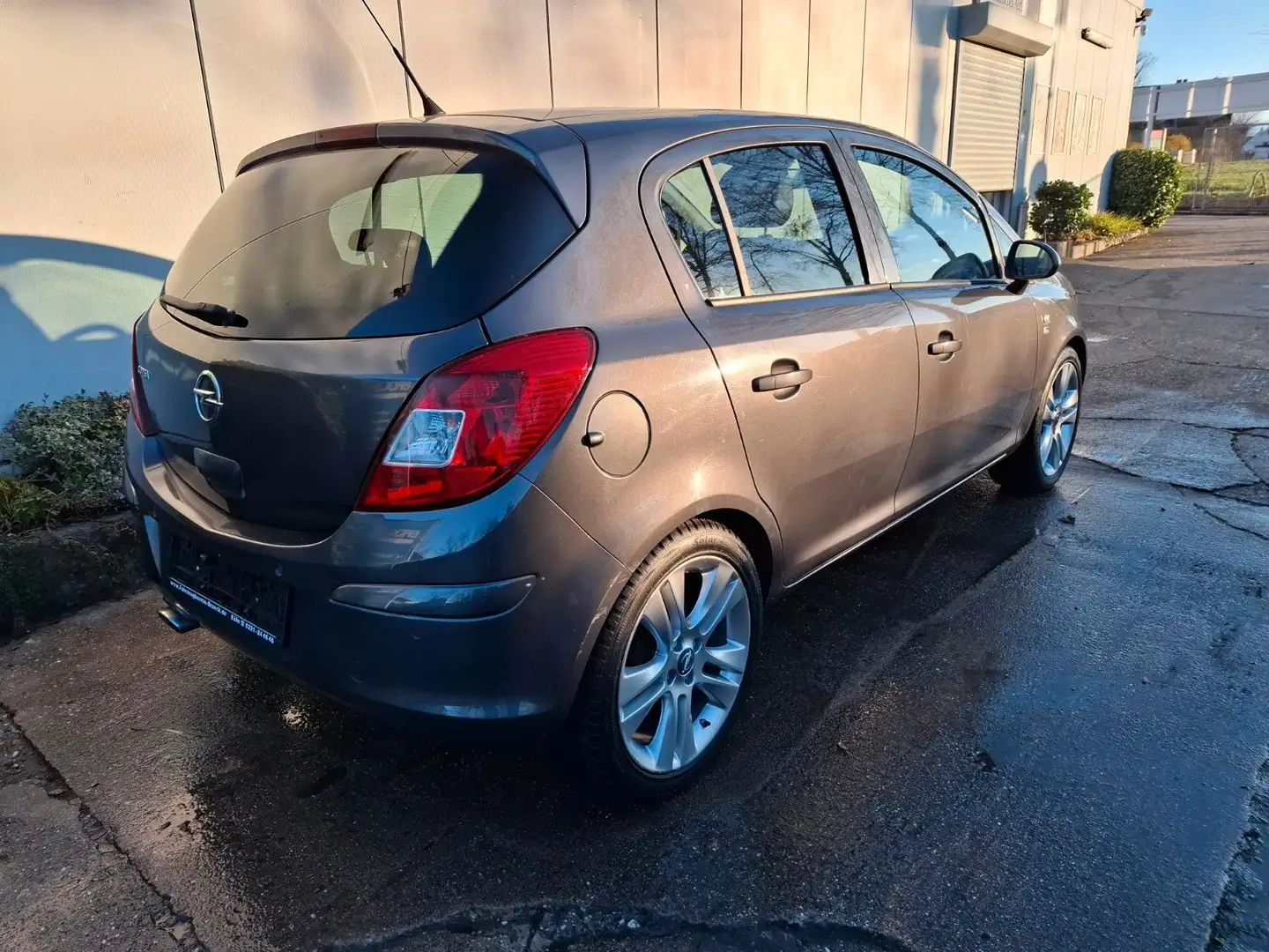 Opel Corsa D 150 Jahre Opel Automat. mit top Ausstat. Grau - 2
