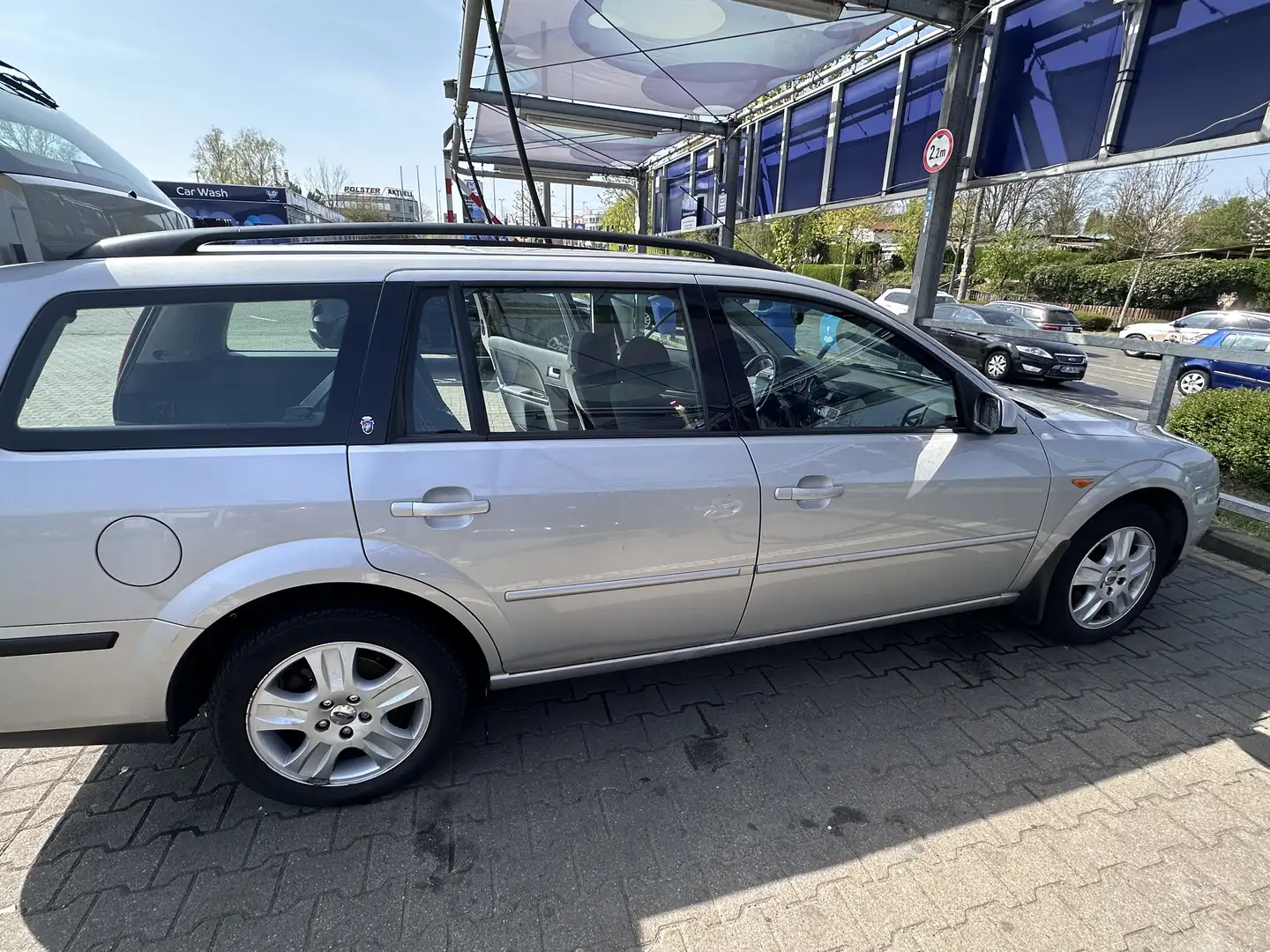 Ford Mondeo Turnier Ghia - 2