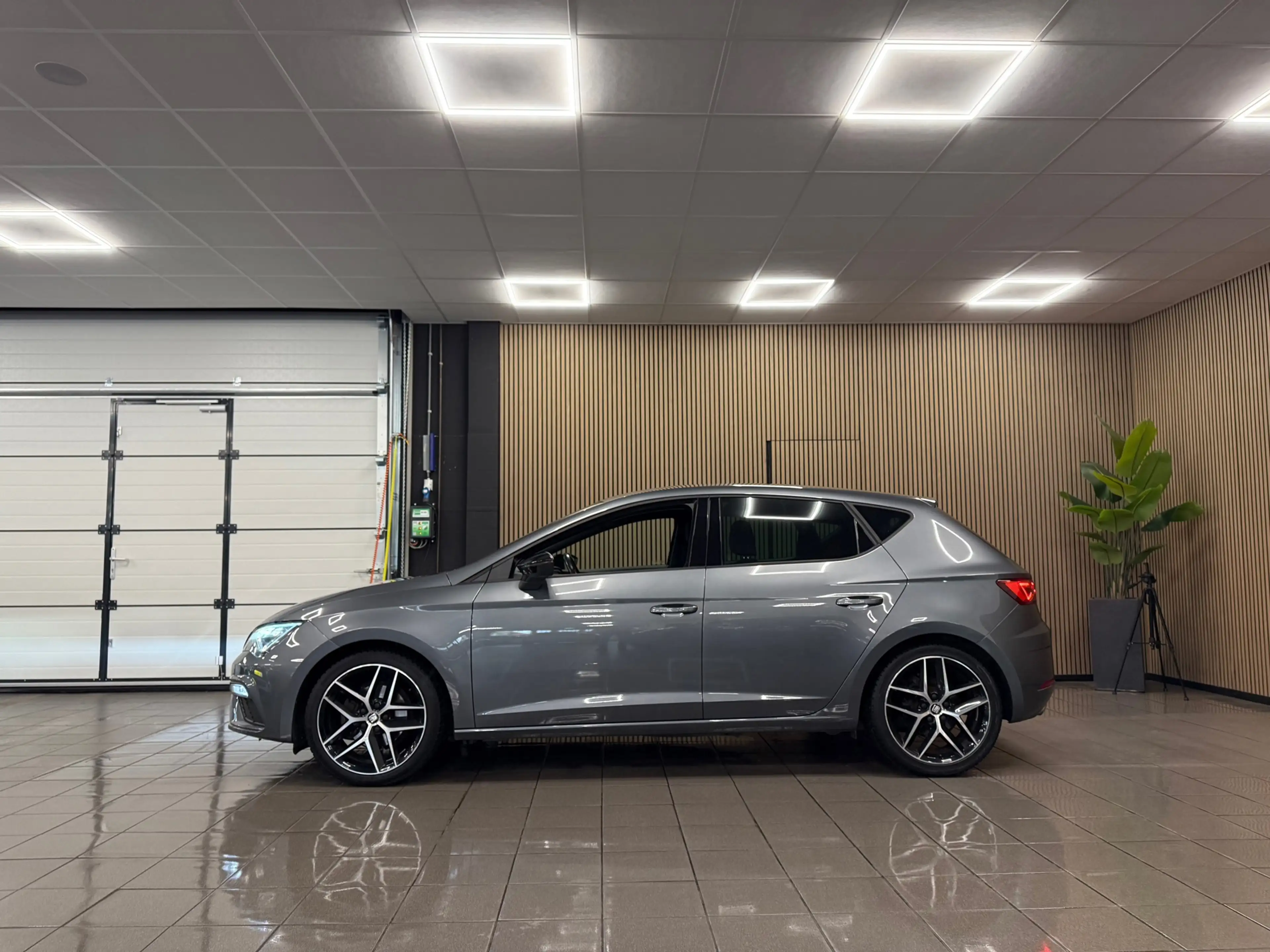 SEAT Leon 1.4 EcoTSI FR Business Intense * Automaat / Naviga — photo 2