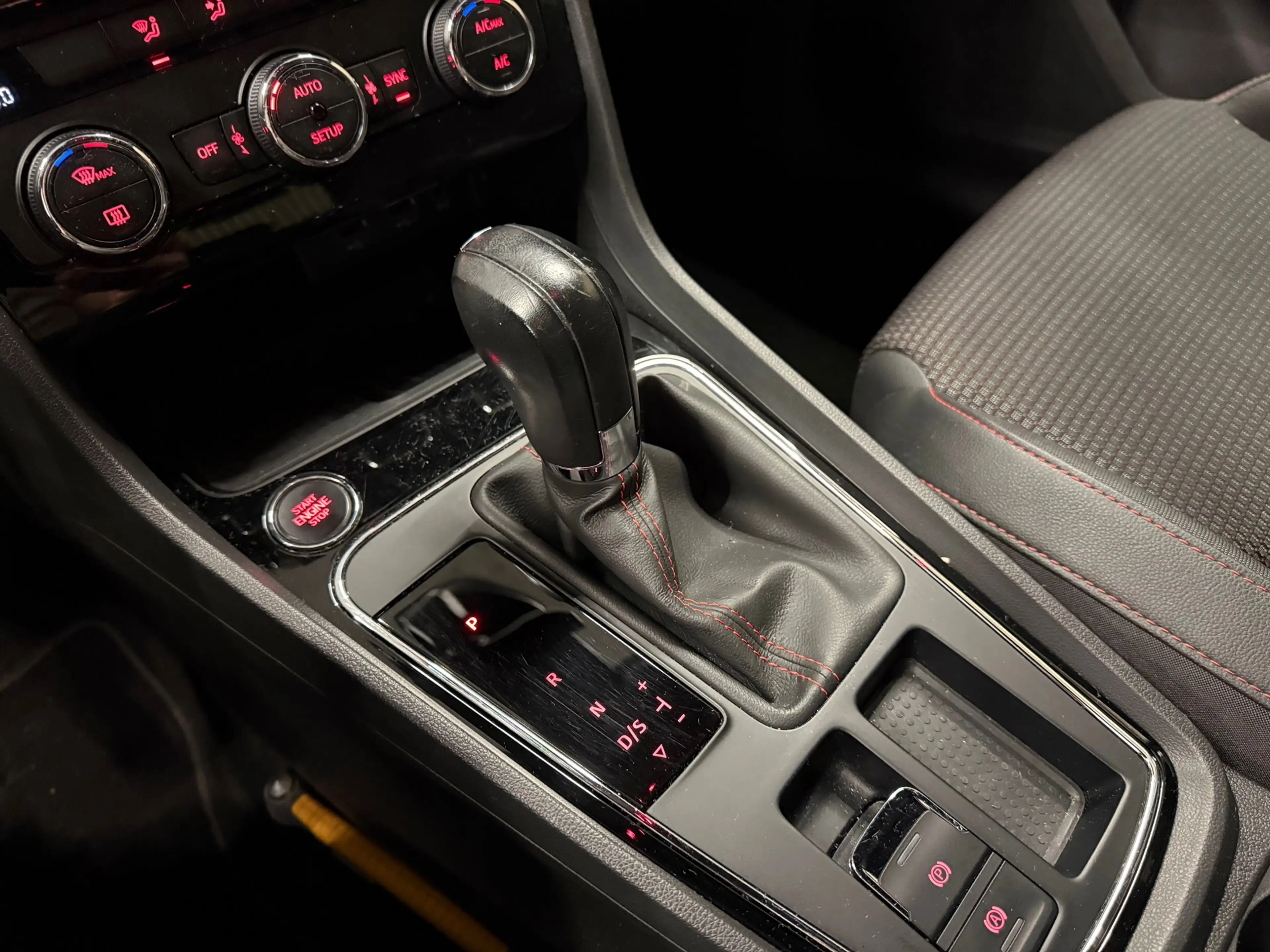 SEAT Leon 1.4 EcoTSI FR Business Intense * Automaat / Naviga — photo 20